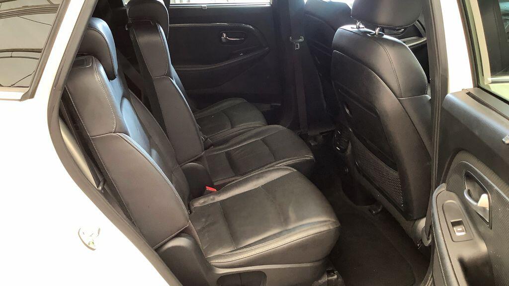 Kia Carens view 13