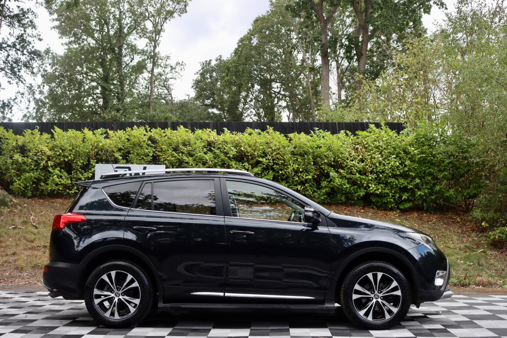 Toyota Rav4 view 2