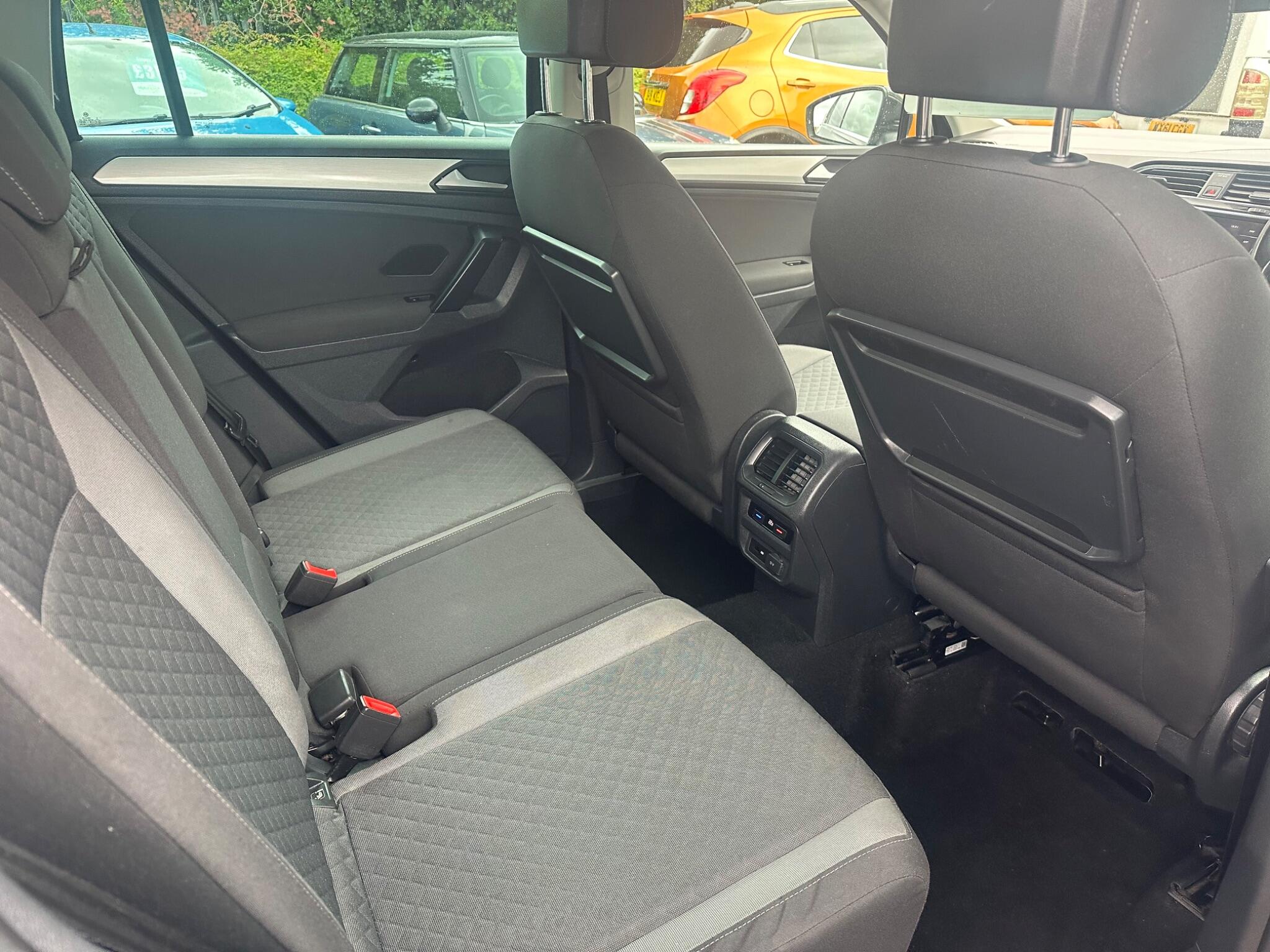 Volkswagen Tiguan view 22