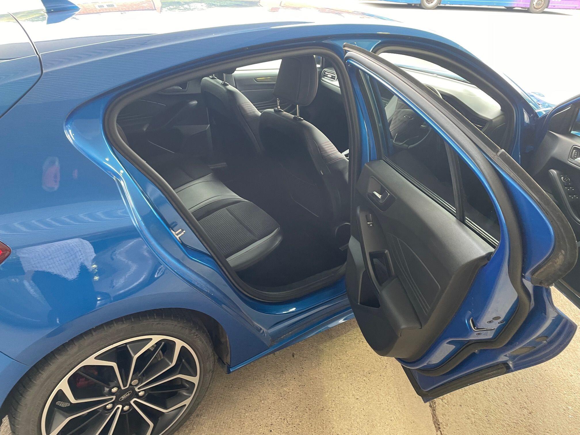 2019 Ford Focus 1.0T EcoBoost ST-Line X Euro 6 (s/s) 5dr • 25,930 miles image 7