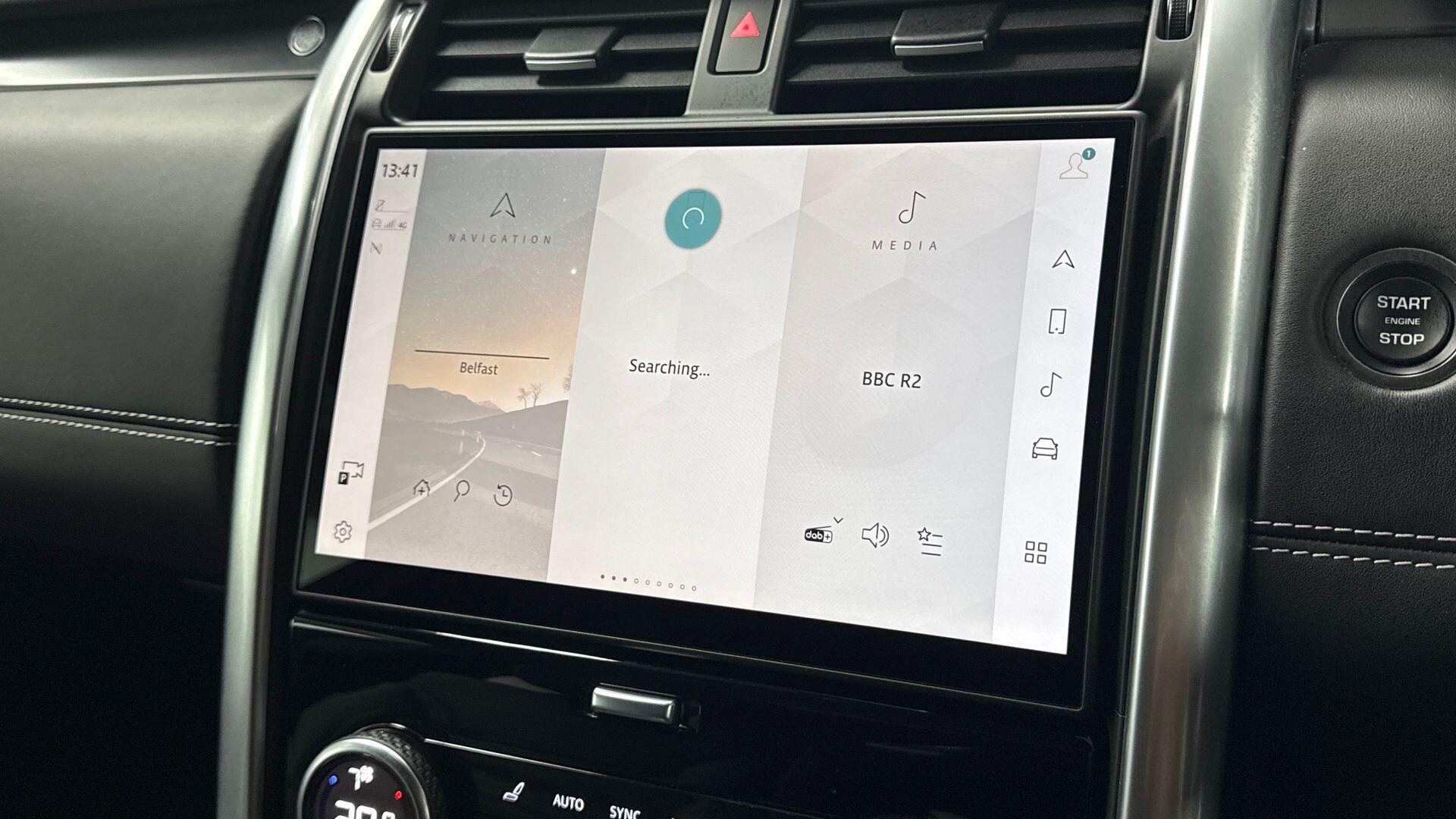 Land Rover Discovery view 11