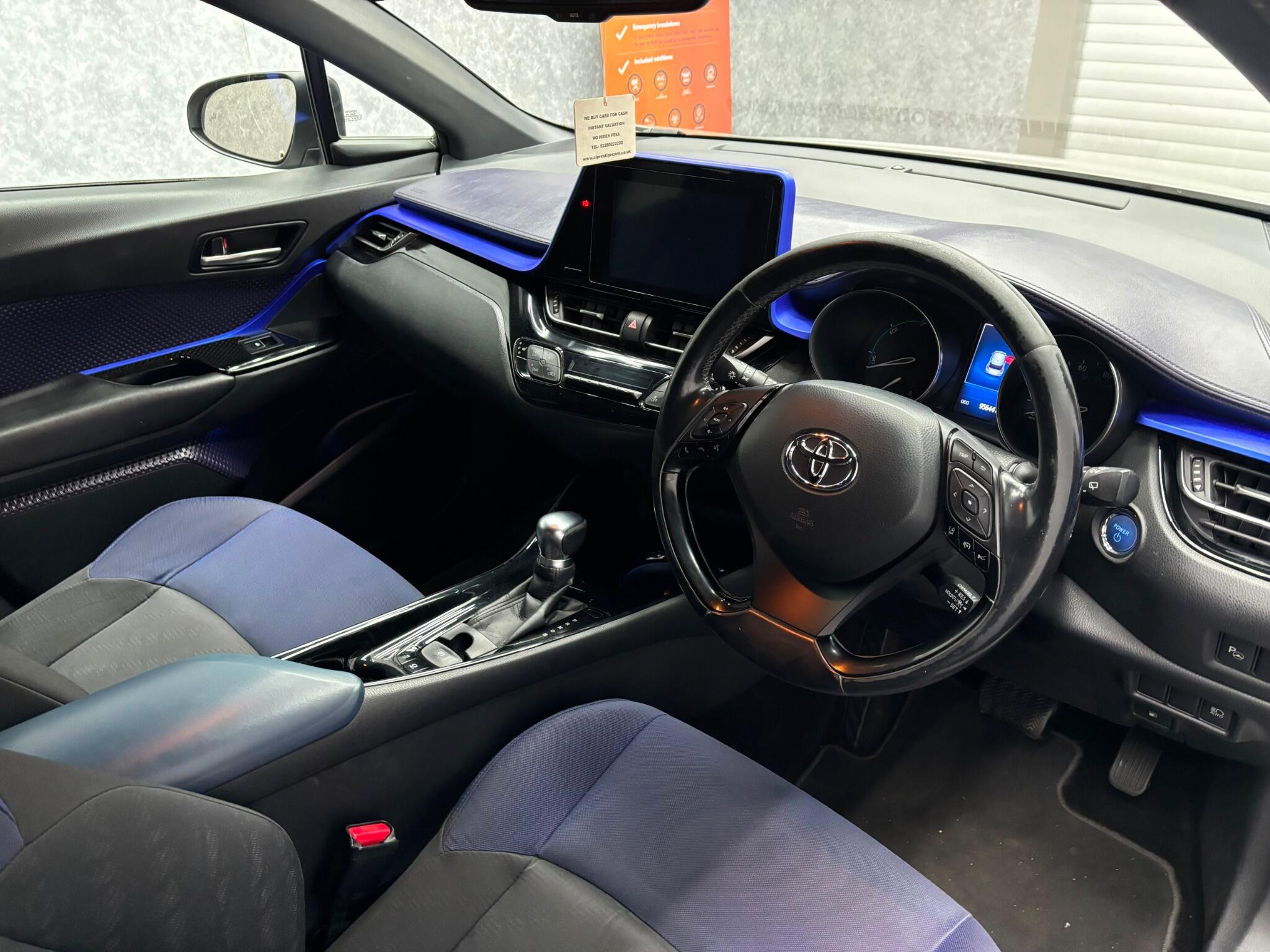 Toyota C-HR view 5