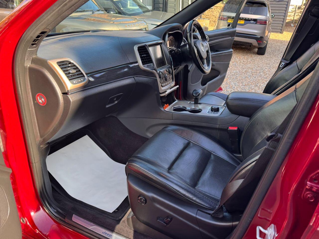 Jeep Grand Cherokee view 10