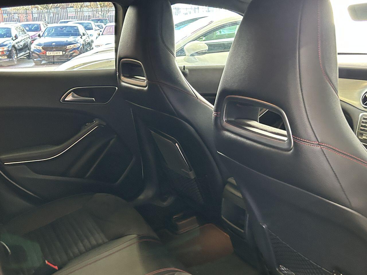 Mercedes-Benz Gla view 56
