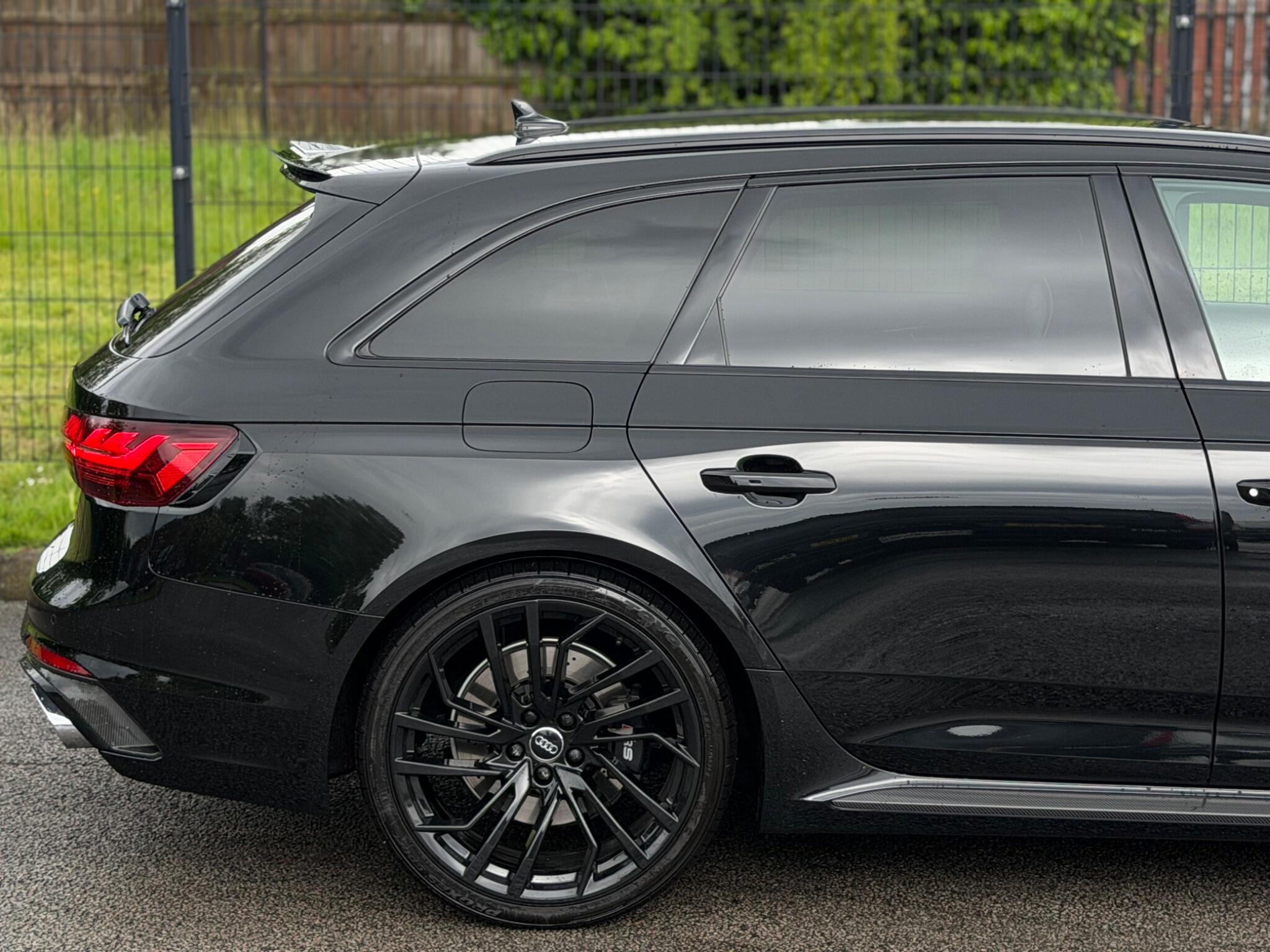 Audi RS4 view 41
