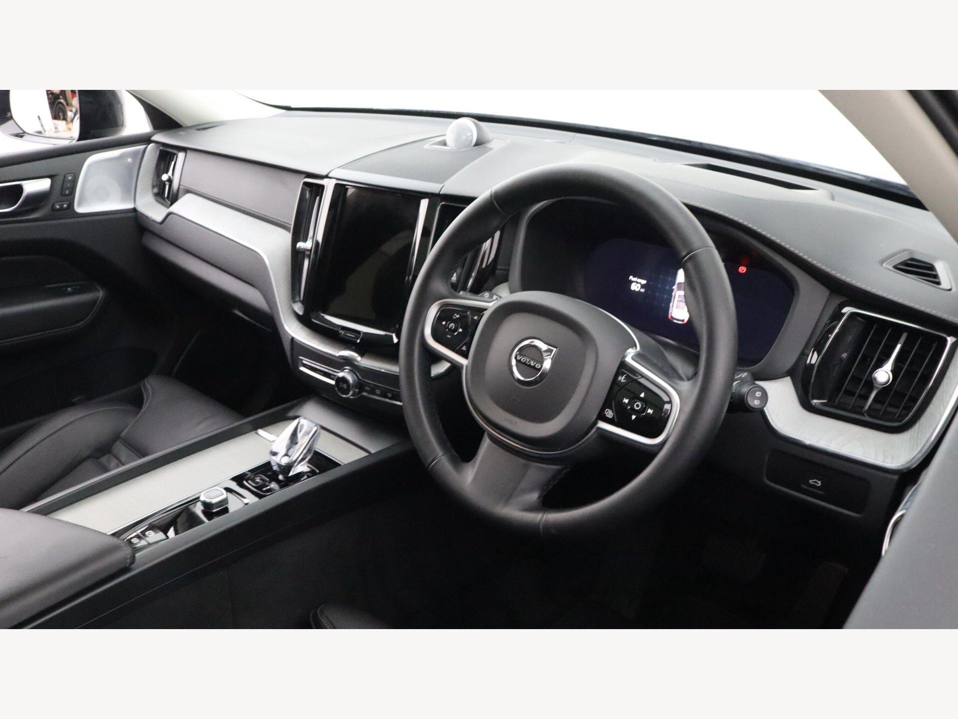 Volvo XC60 view 5