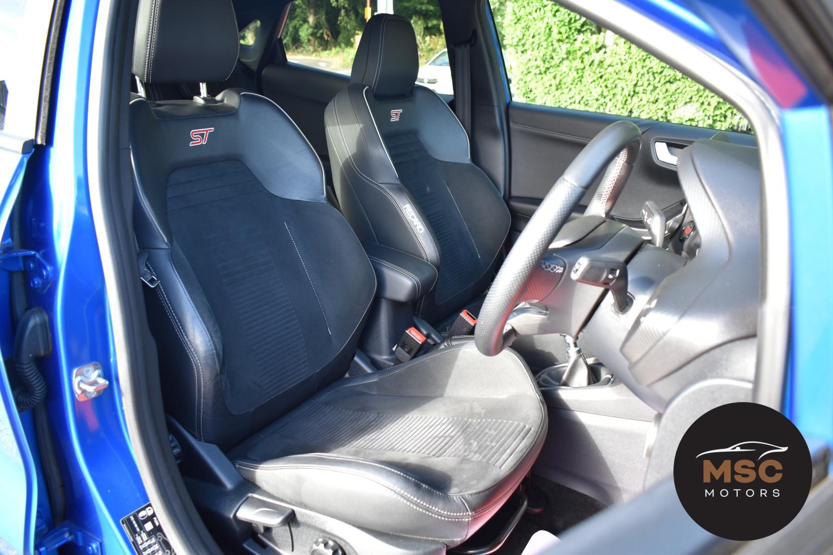 Ford Puma view 38