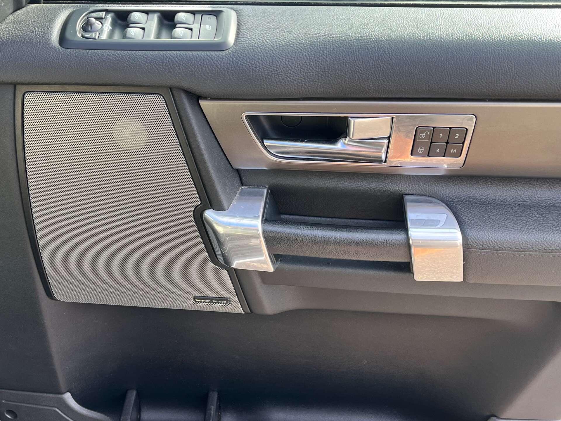Land Rover Discovery view 12
