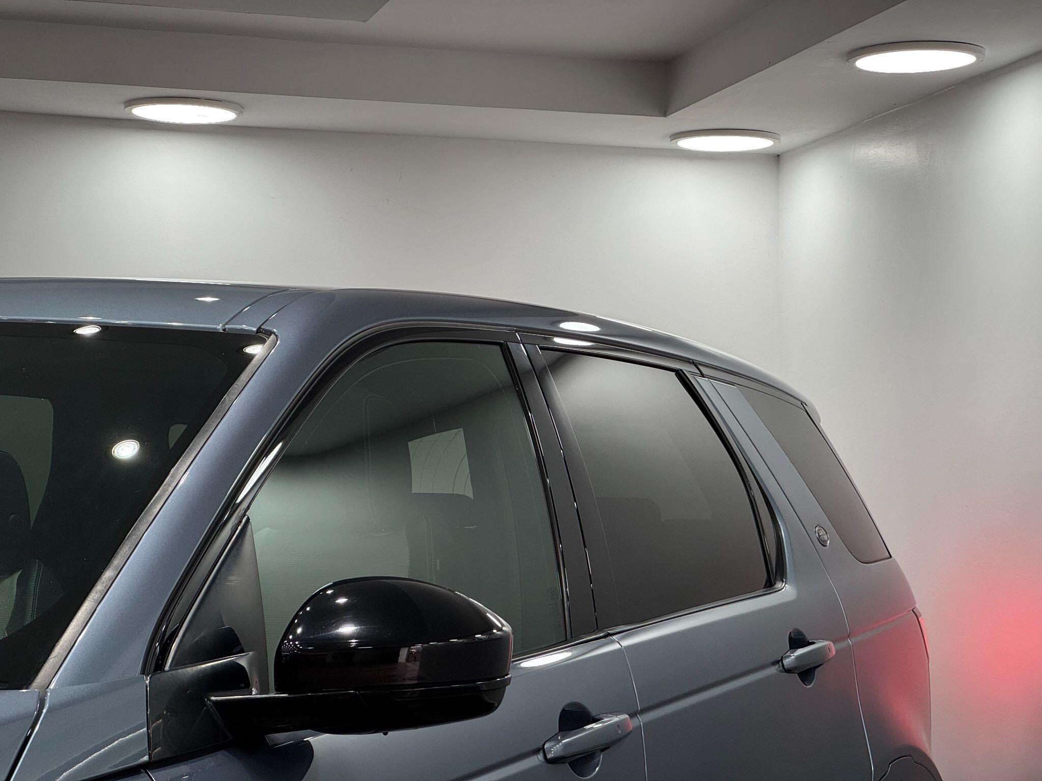 Land Rover Discovery Sport view 14