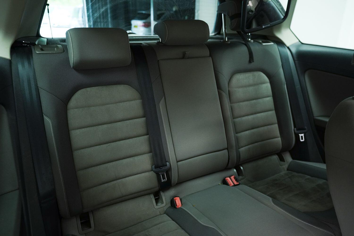 Volkswagen Golf view 13