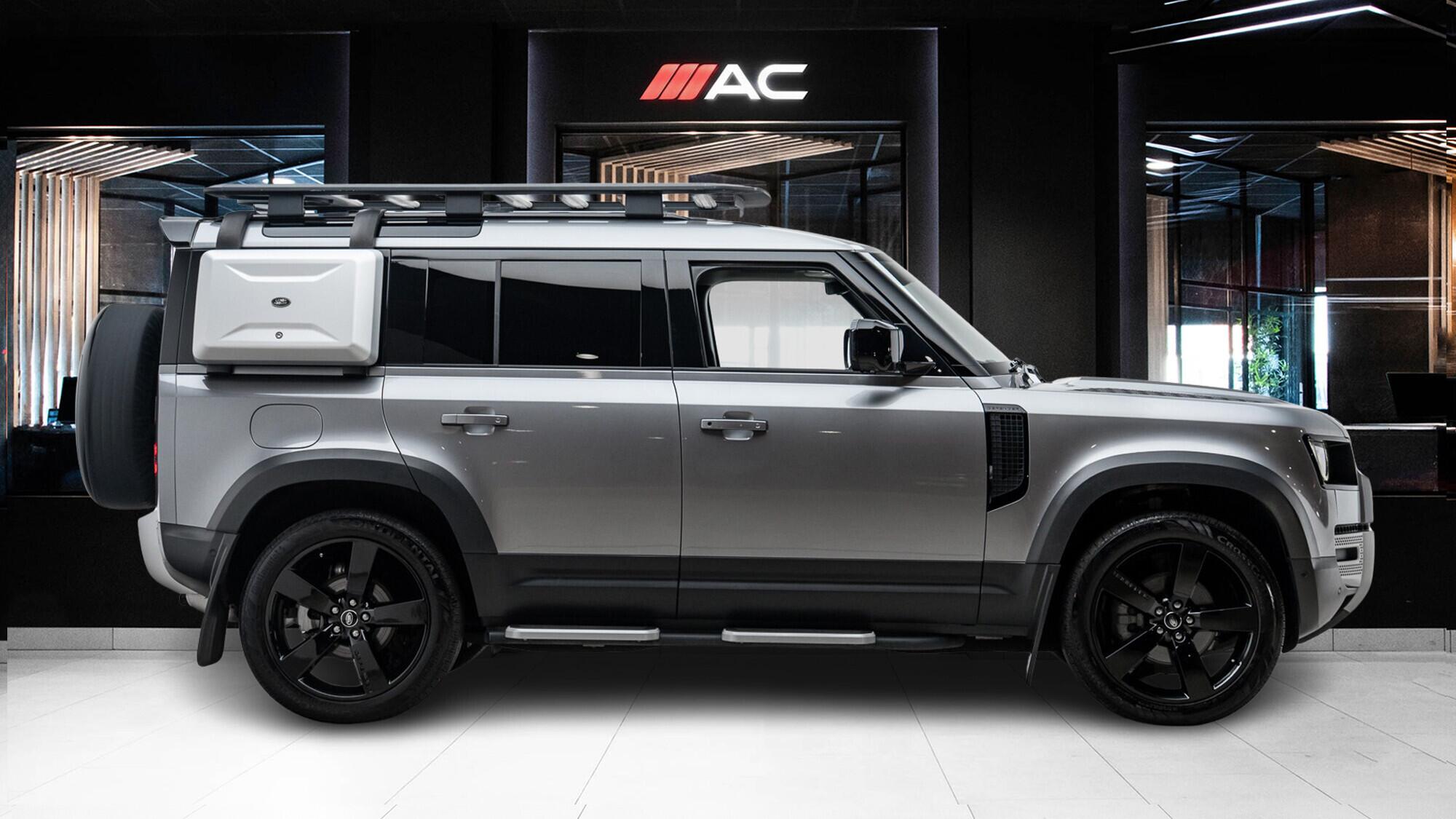 Land Rover Defender 110 view 3