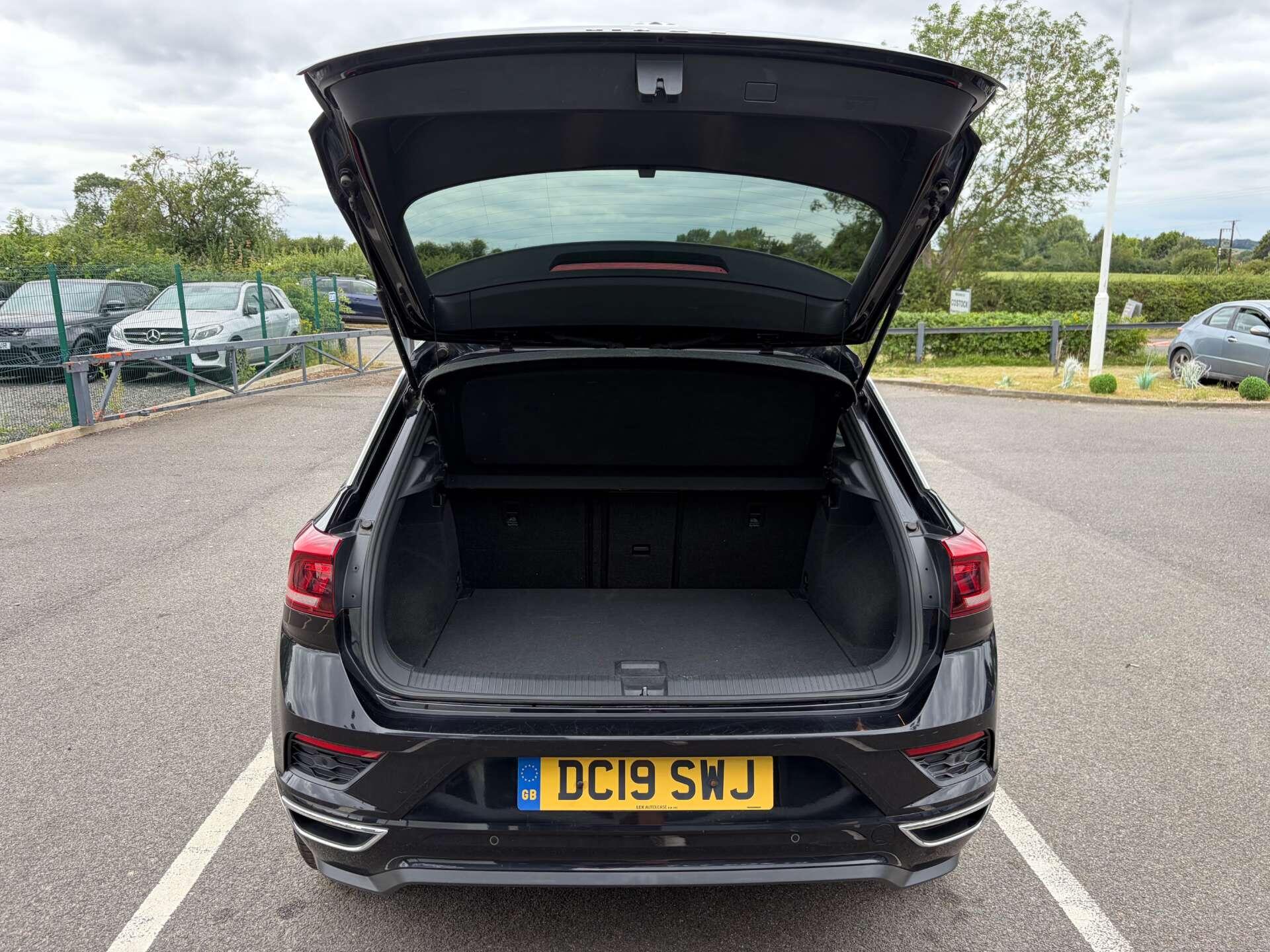 Volkswagen T-Roc view 24