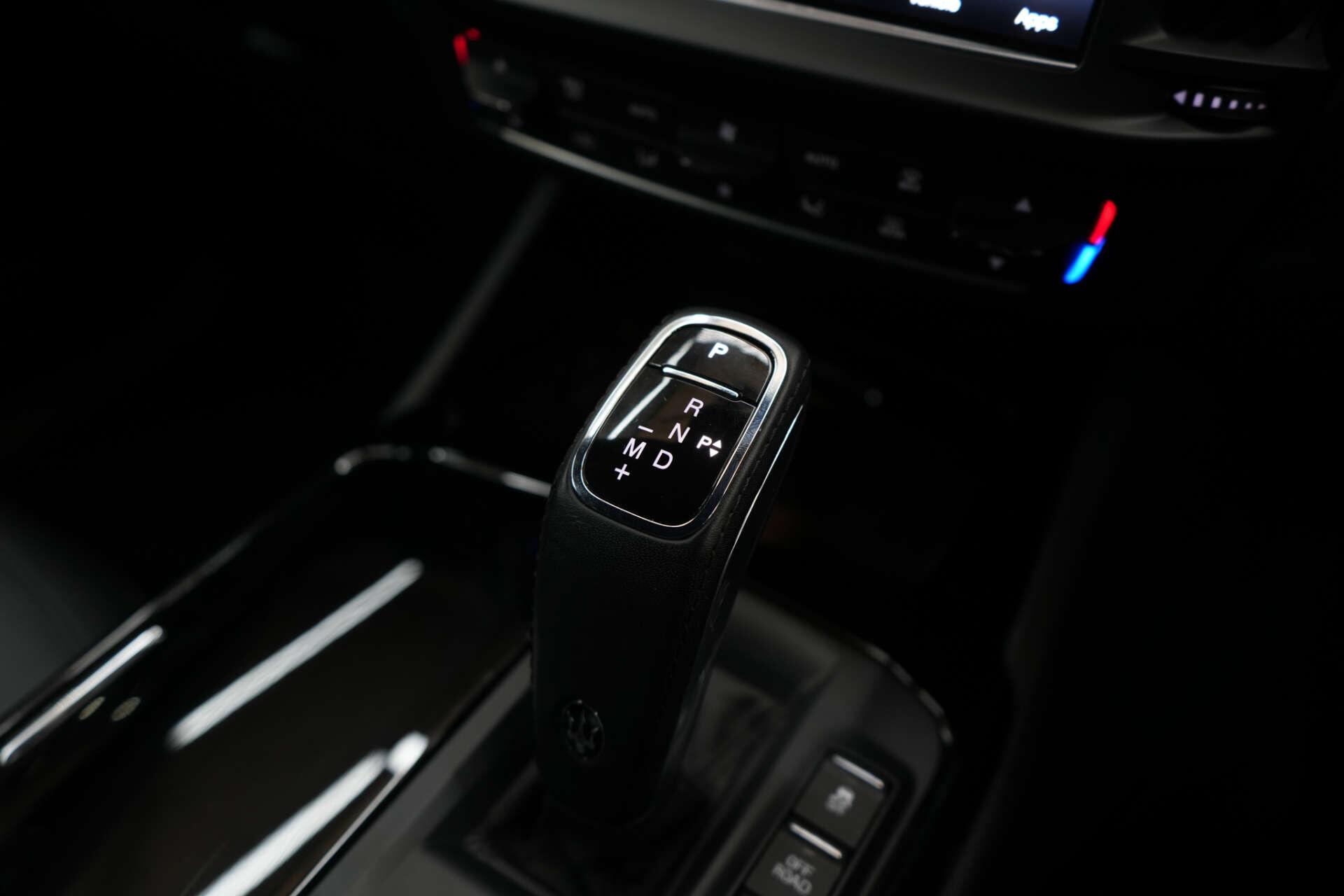 Maserati Levante view 31
