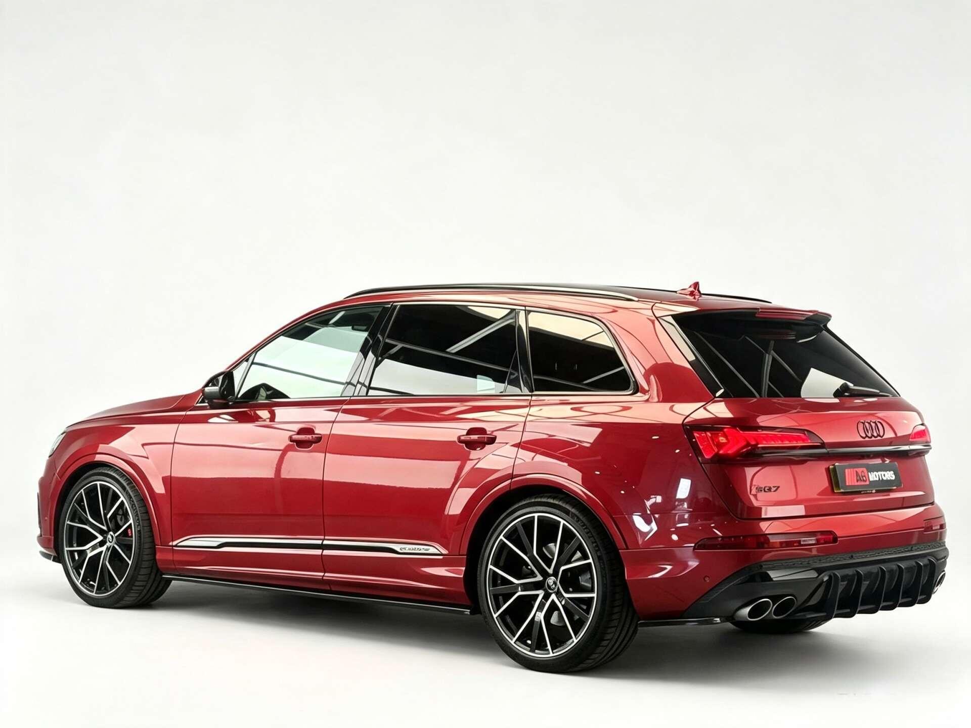 Audi SQ7 view 9