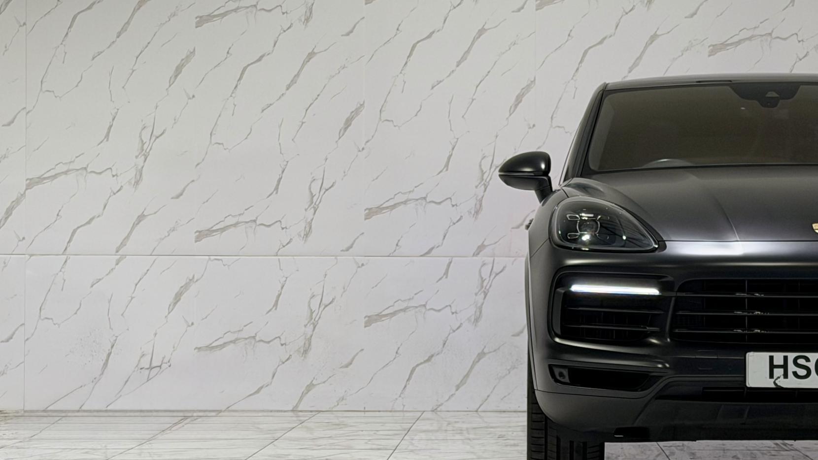 Porsche Cayenne view 33