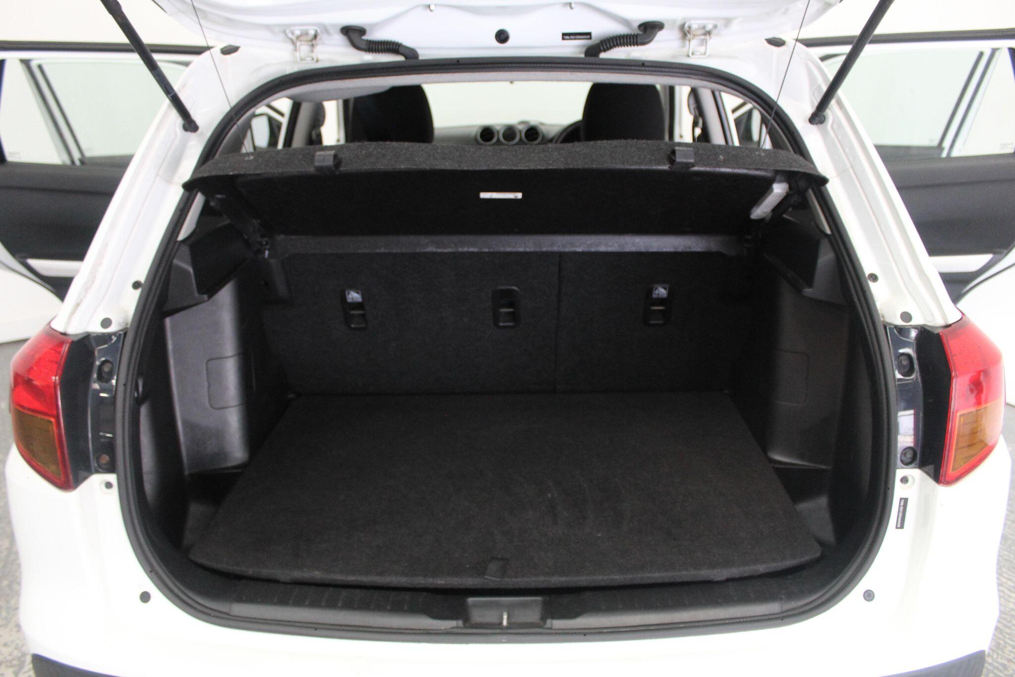 Suzuki Vitara view 22
