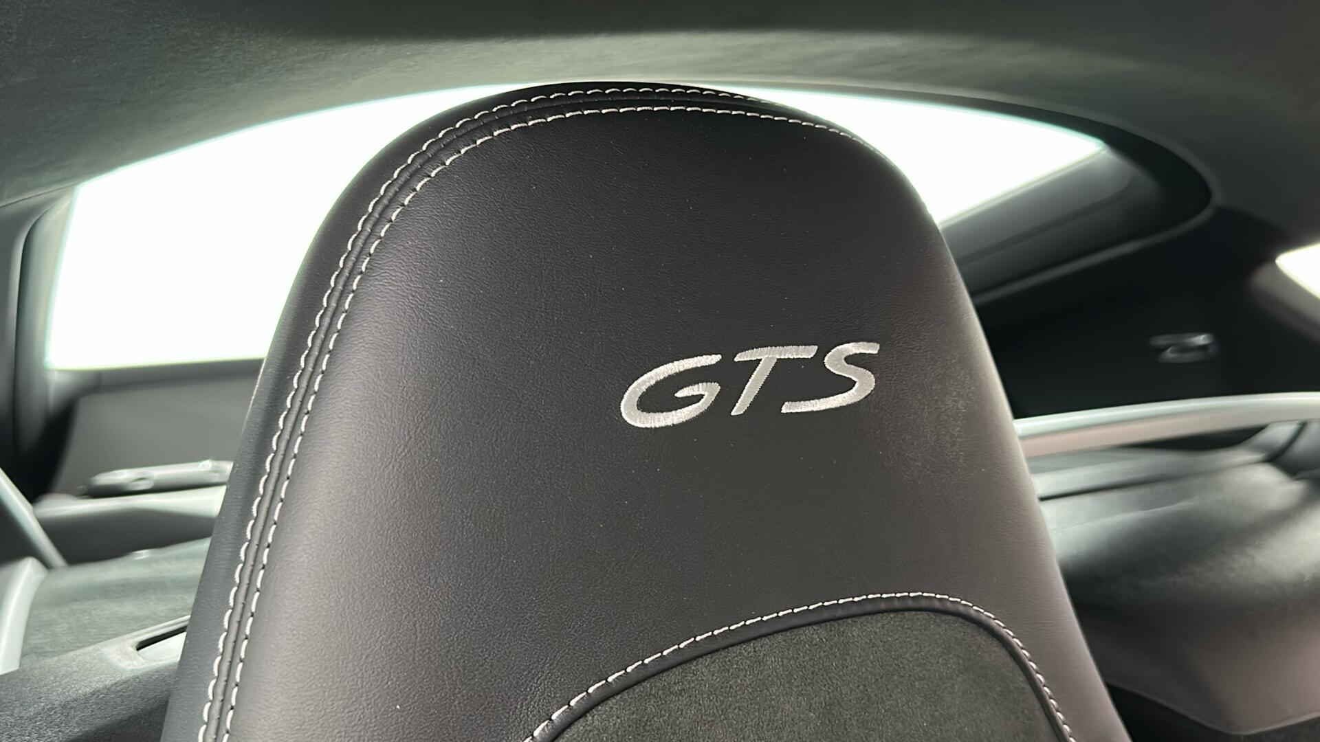 Porsche Cayman view 9
