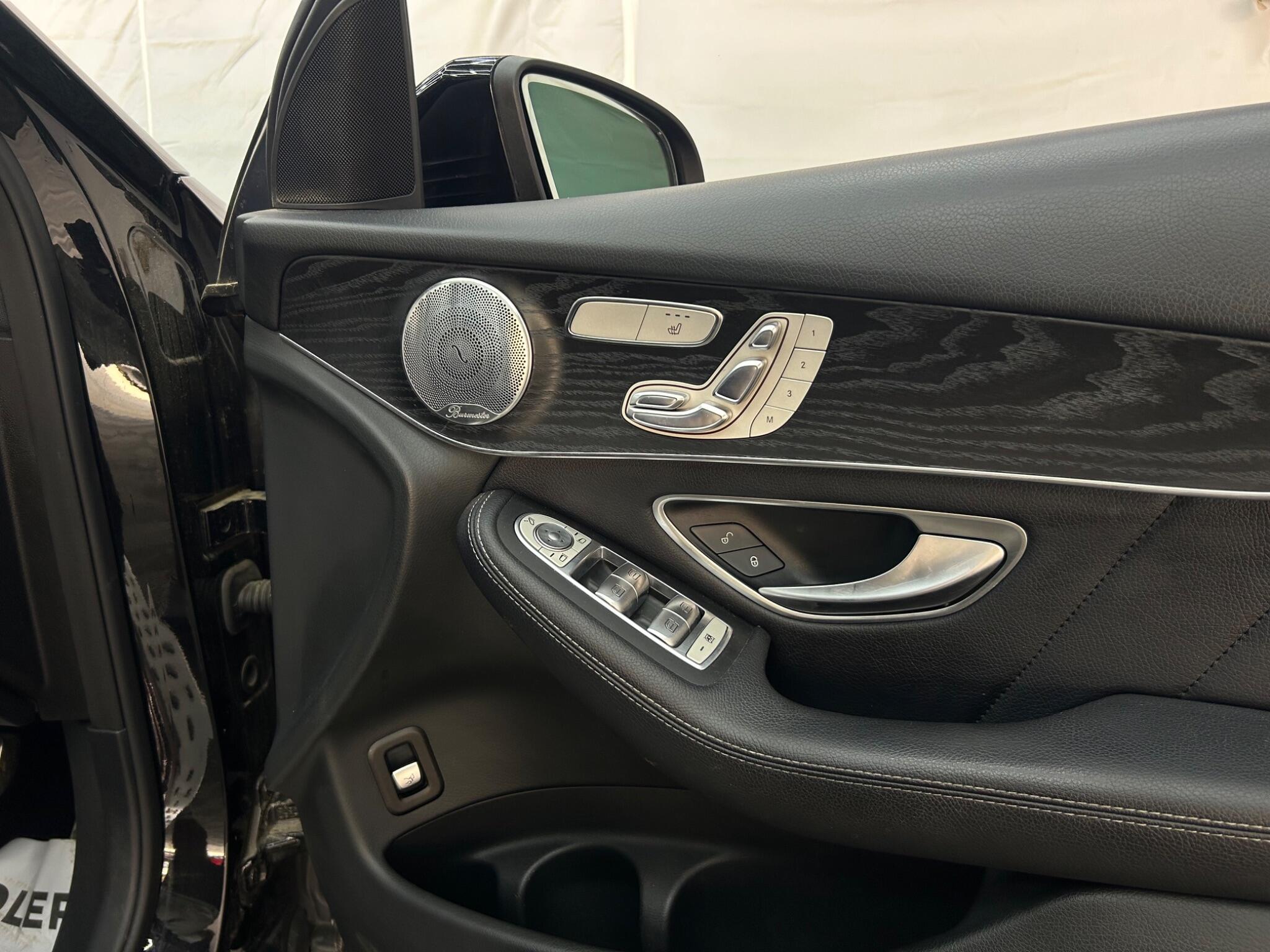 Mercedes-Benz GLC view 31