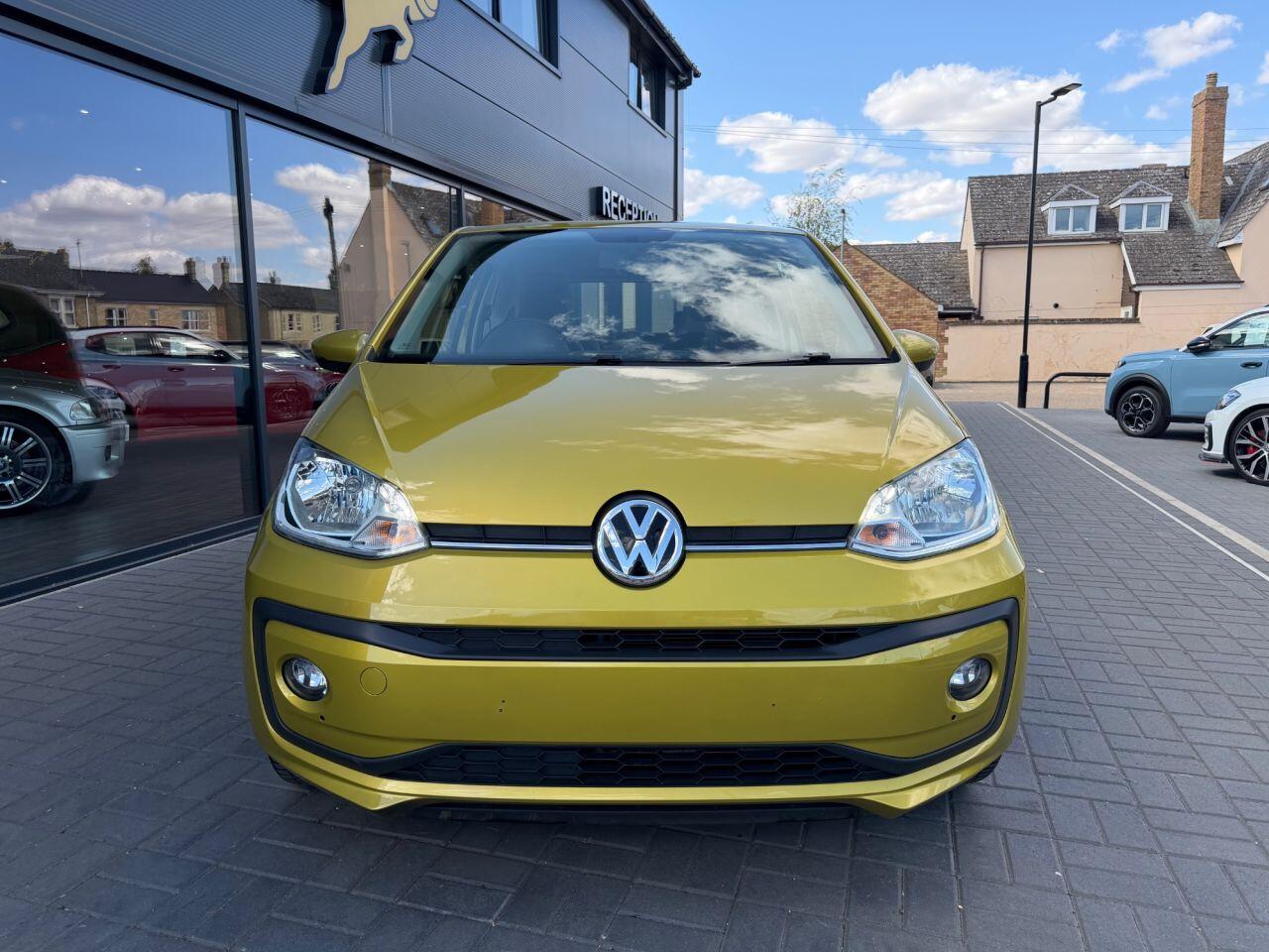 Volkswagen Up! view 3