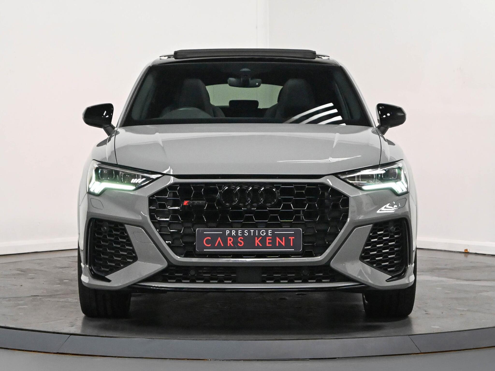Audi RS Q3 view 24