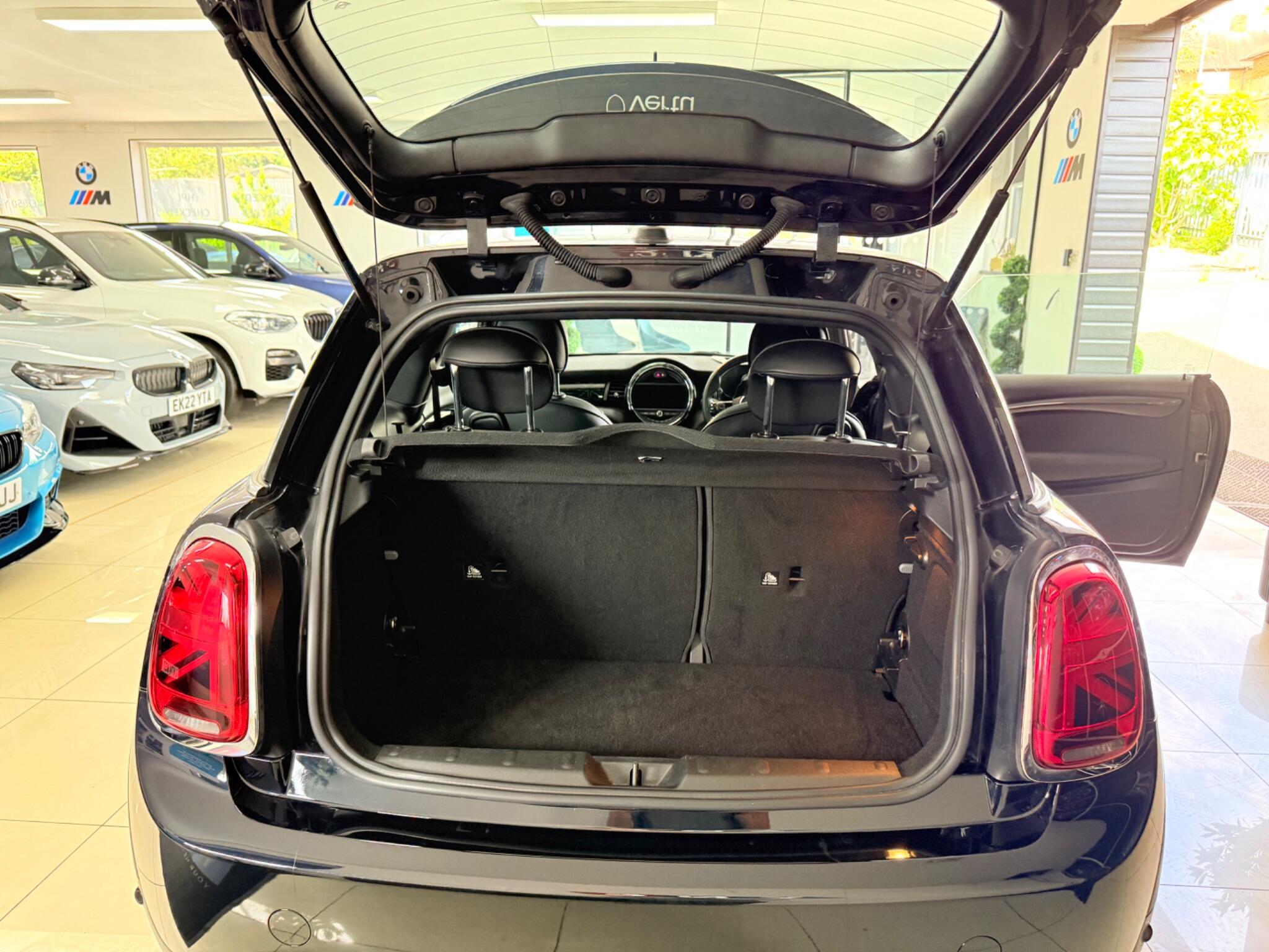 MINI Hatch view 45