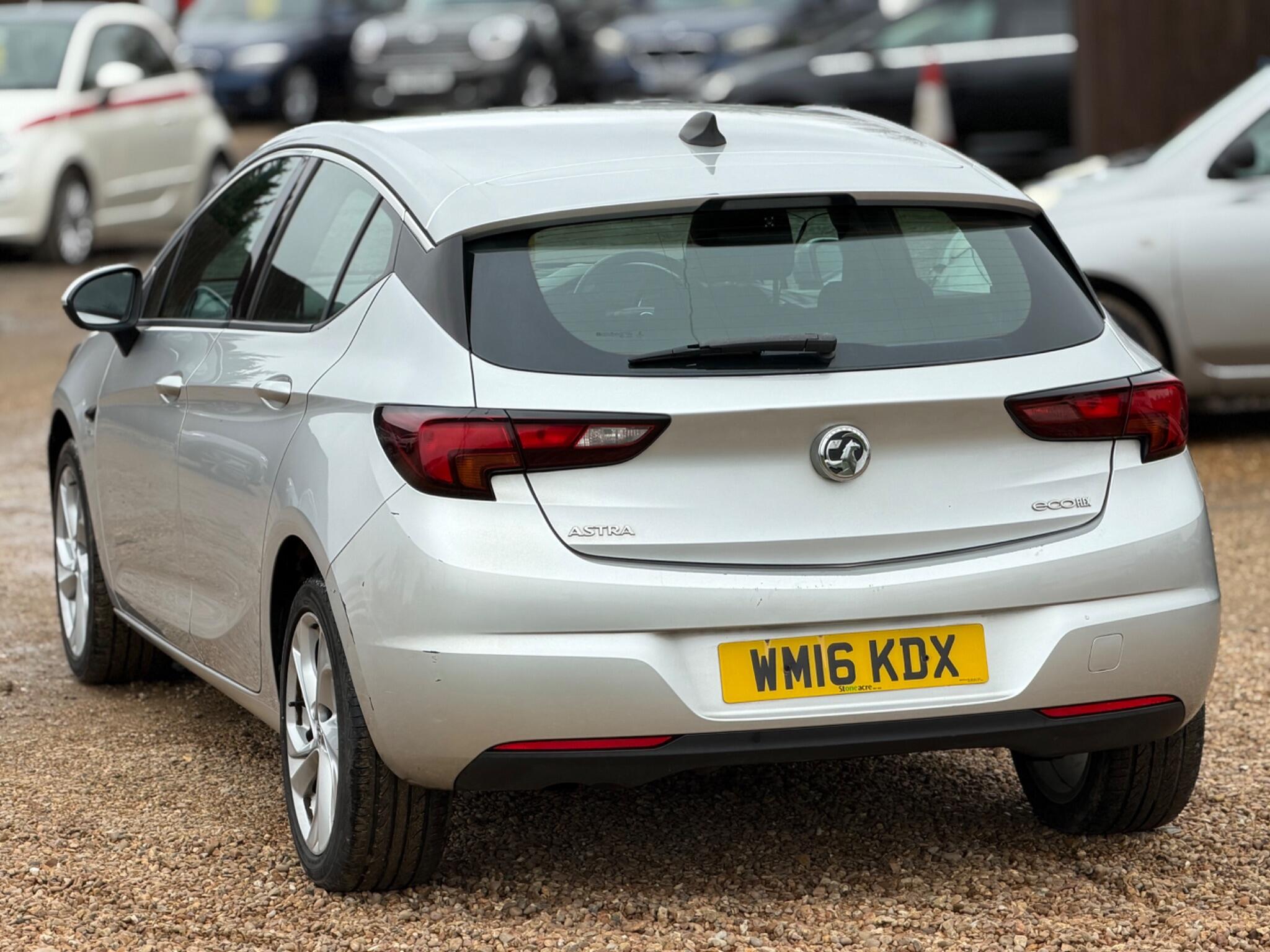 2016 Vauxhall Astra 1.0i Turbo ecoFLEX SRi Nav Euro 6 (s/s) 5dr image 10