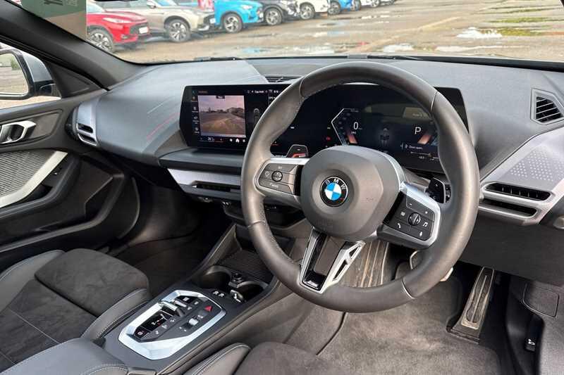 BMW 1 Series view 10