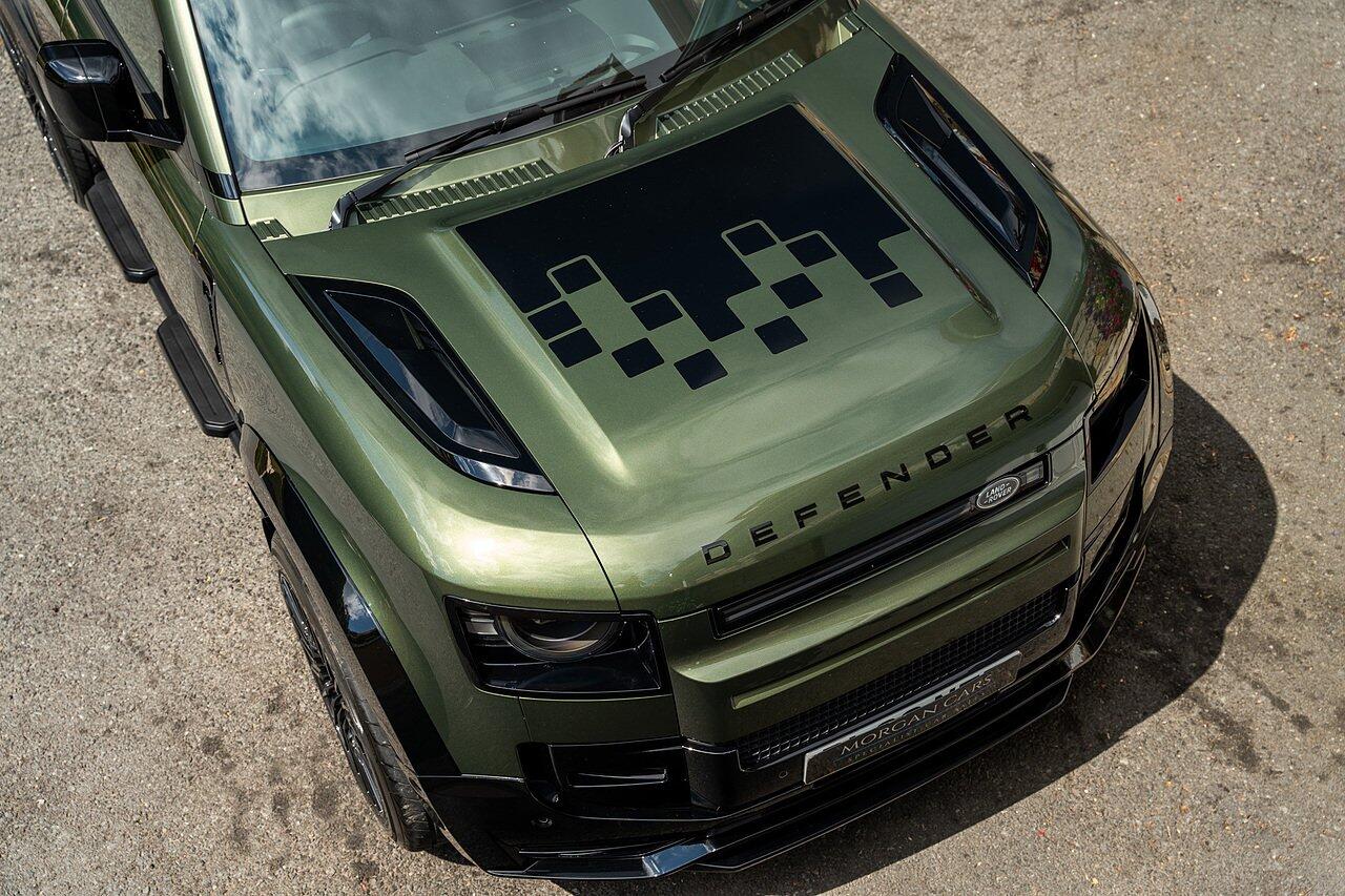 Land Rover Defender view 22