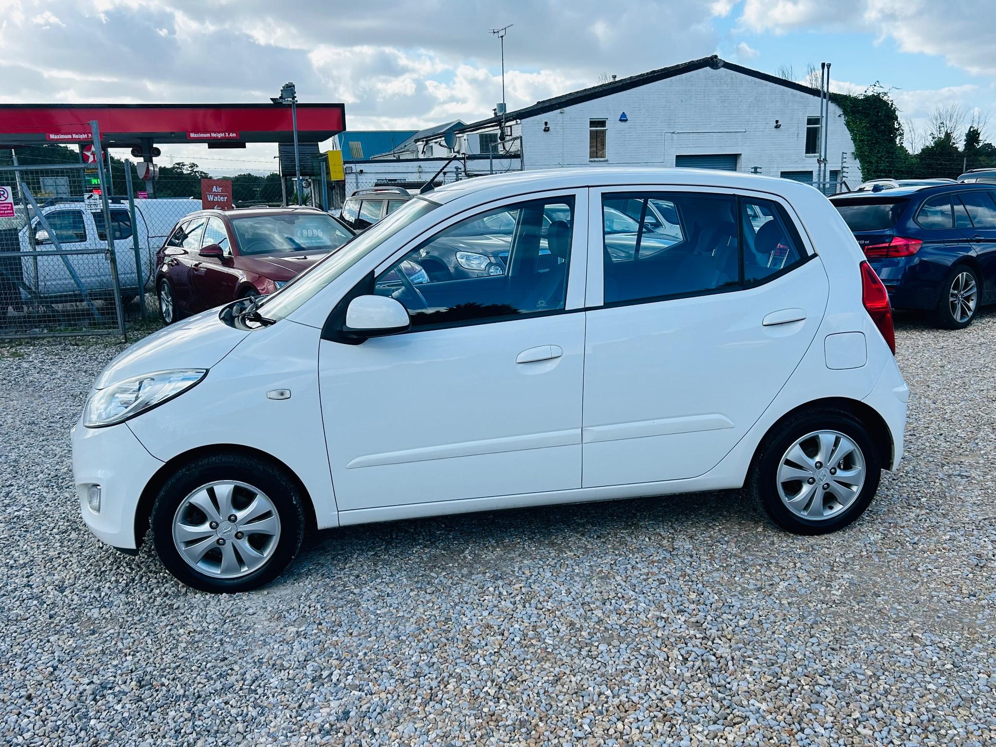 Hyundai i10 view 6