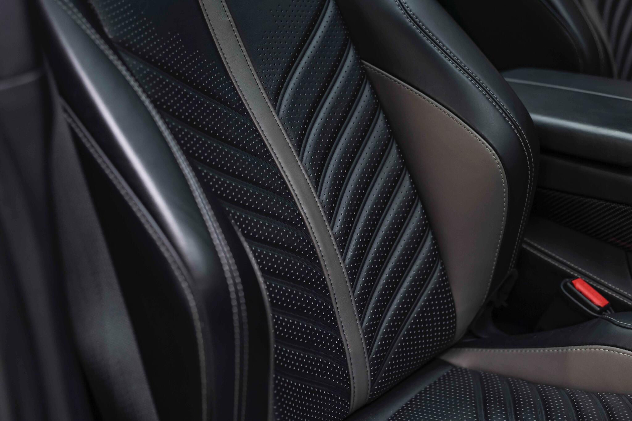 Aston Martin DBX view 34