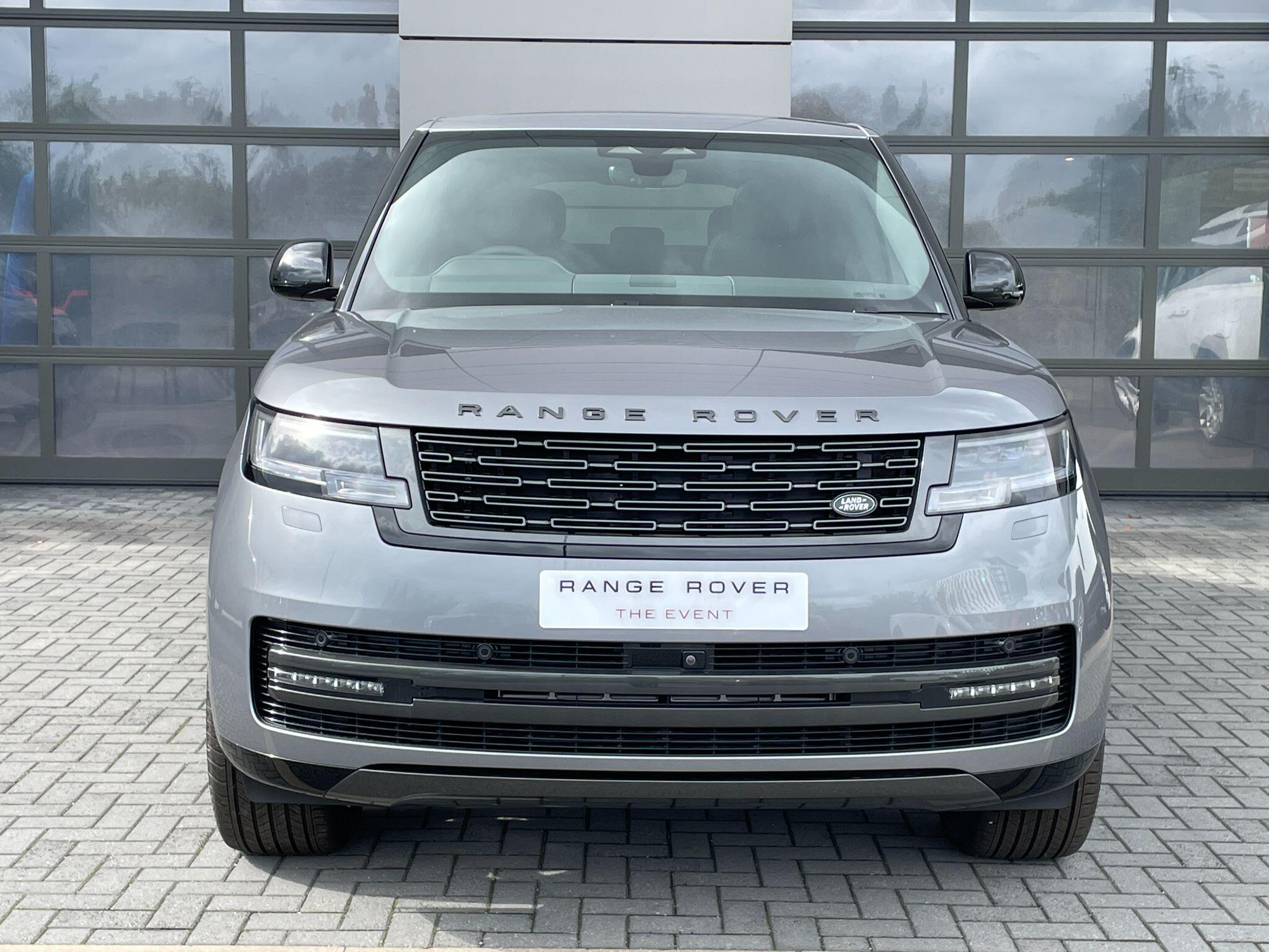 Land Rover Range Rover view 2