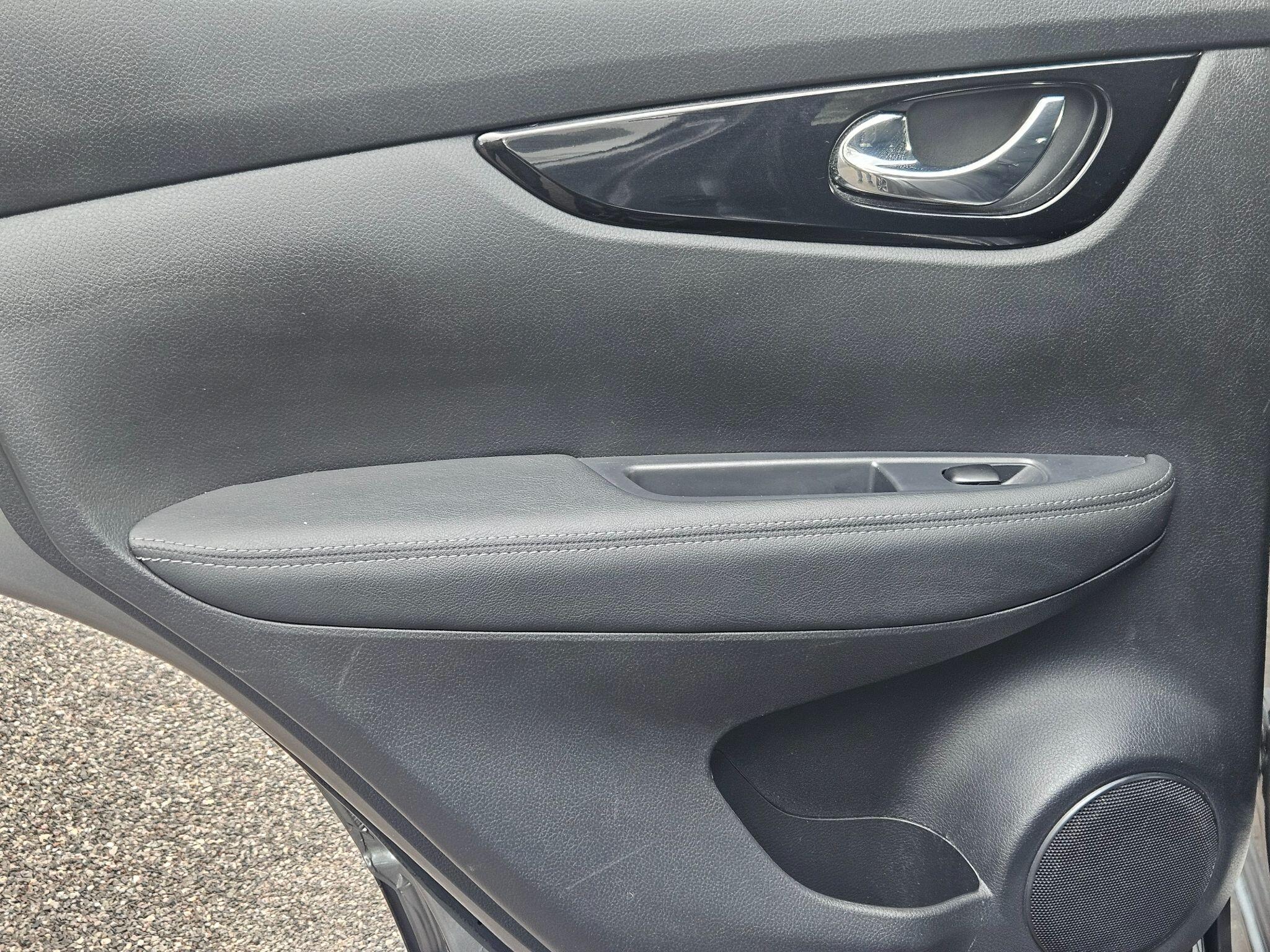 2017 Nissan Qashqai image 42