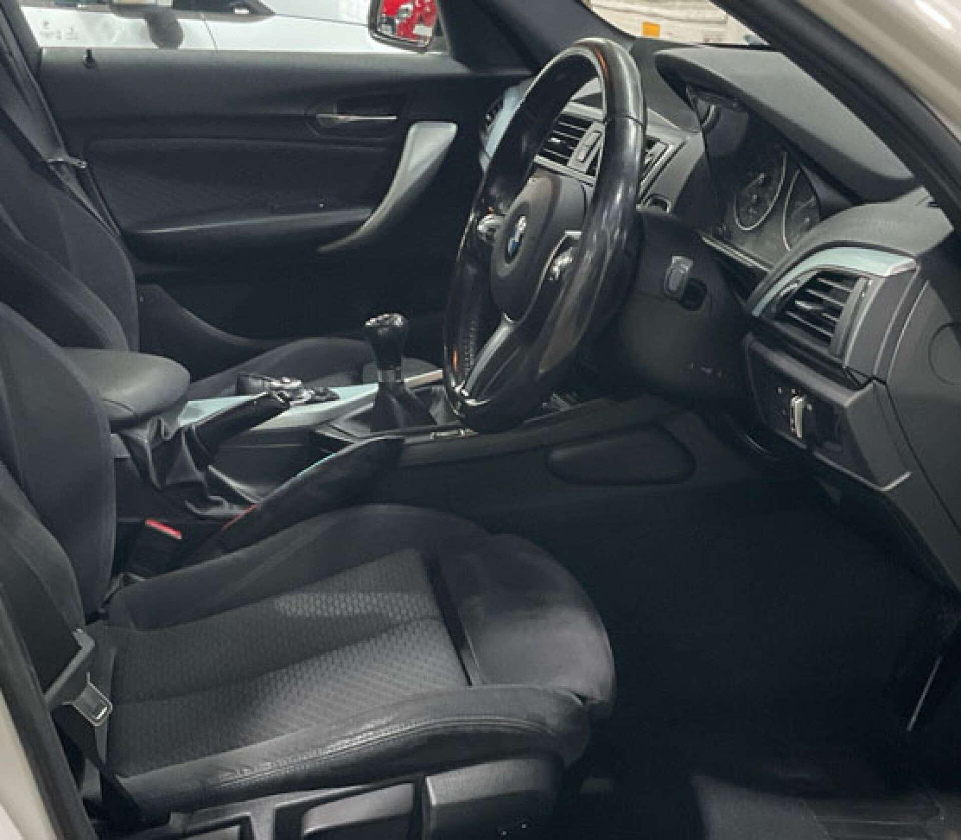 BMW 1 Series view 4