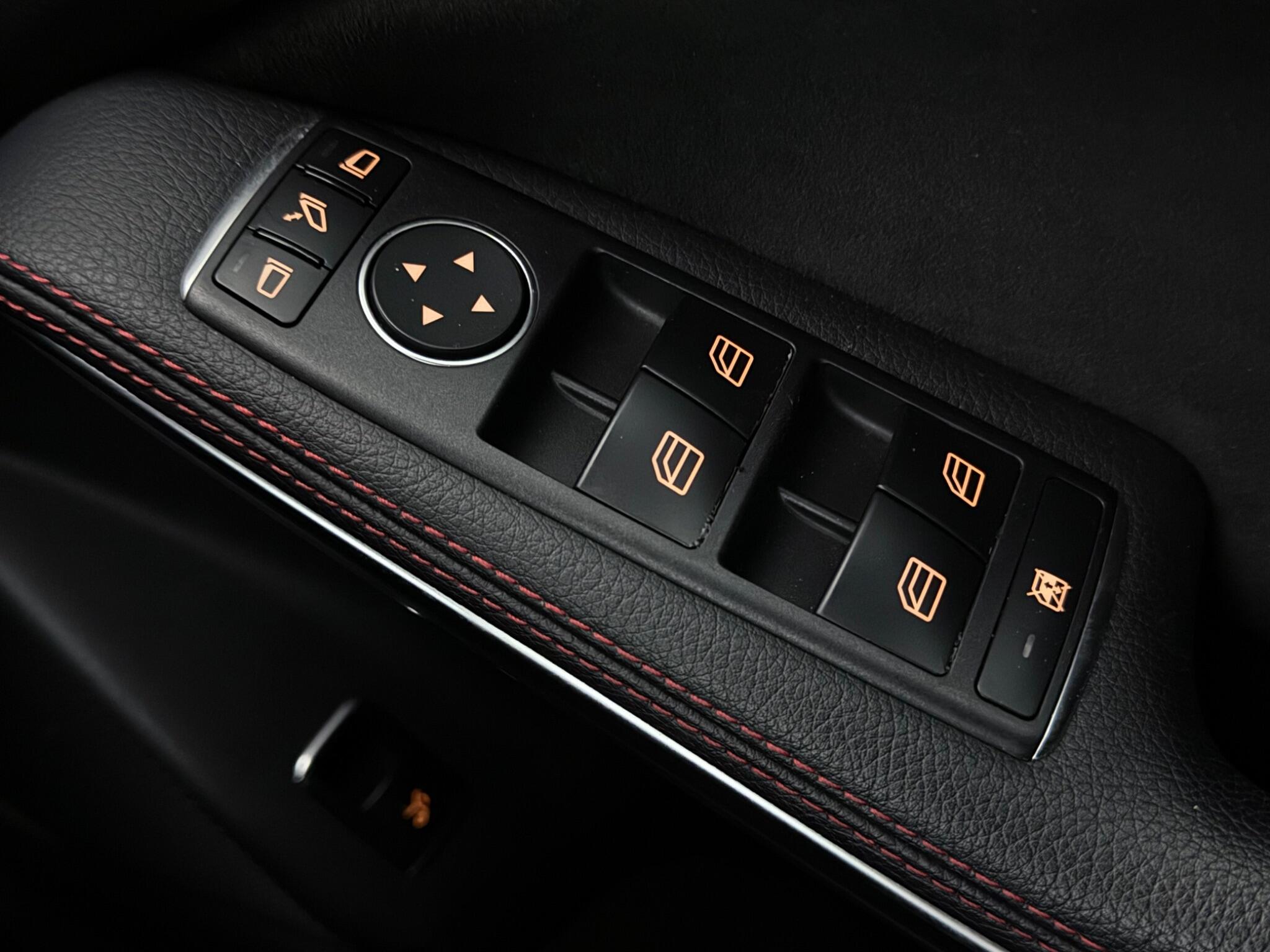 Mercedes-Benz Gla view 24