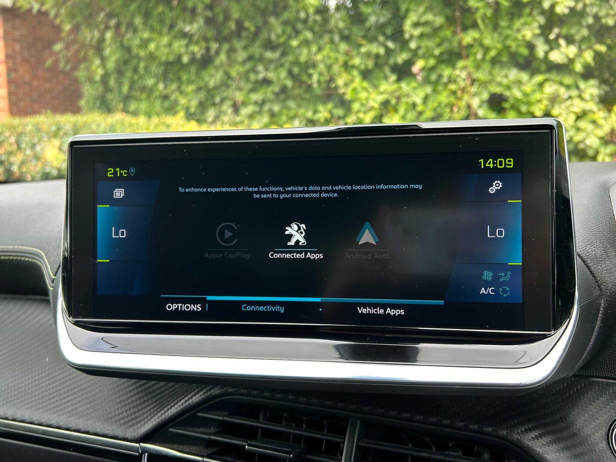 Peugeot E-2008 view 32