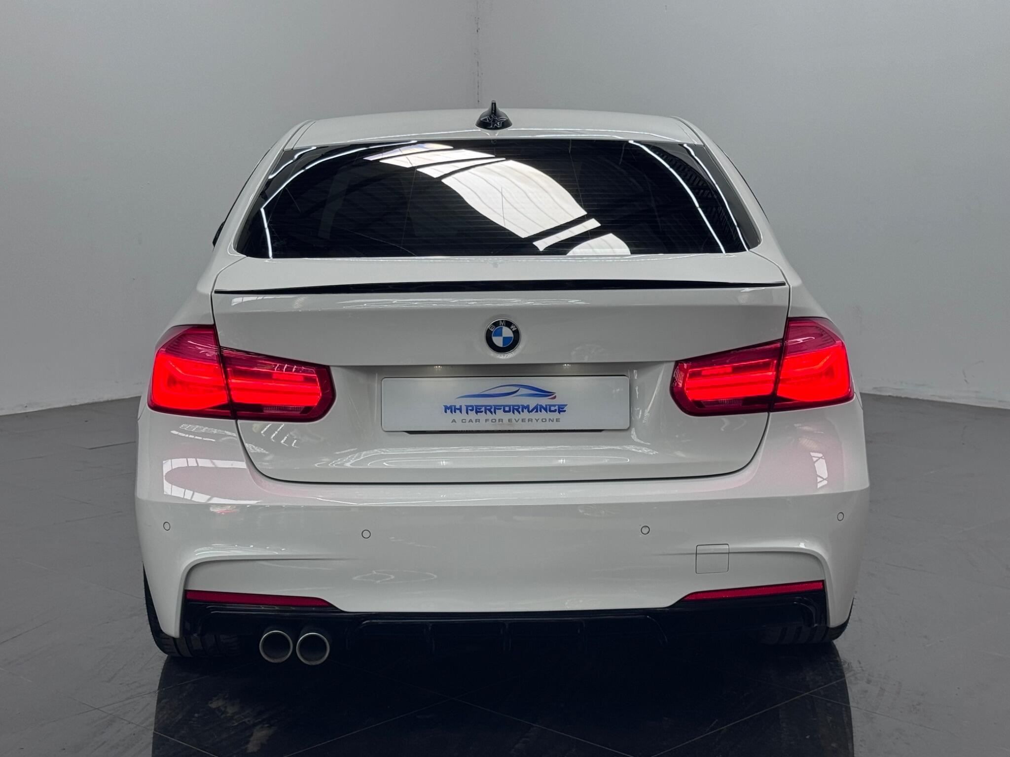 BMW 3 Series view 4