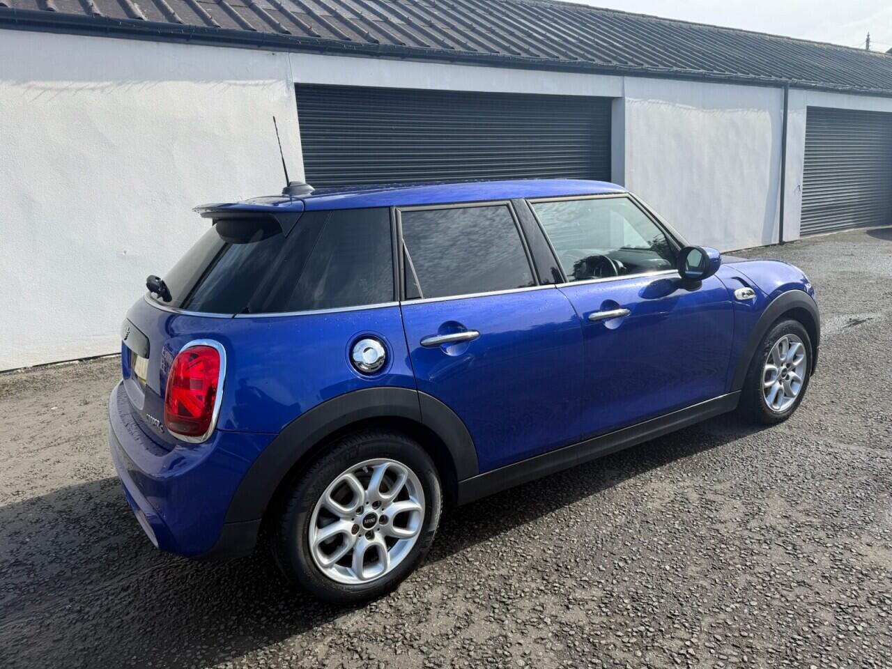 Mini Hatch view 3