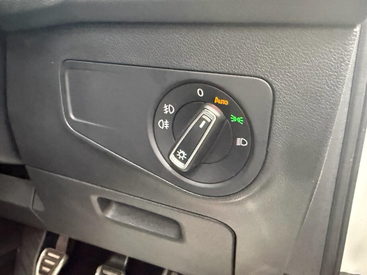 Volkswagen Tiguan view 13