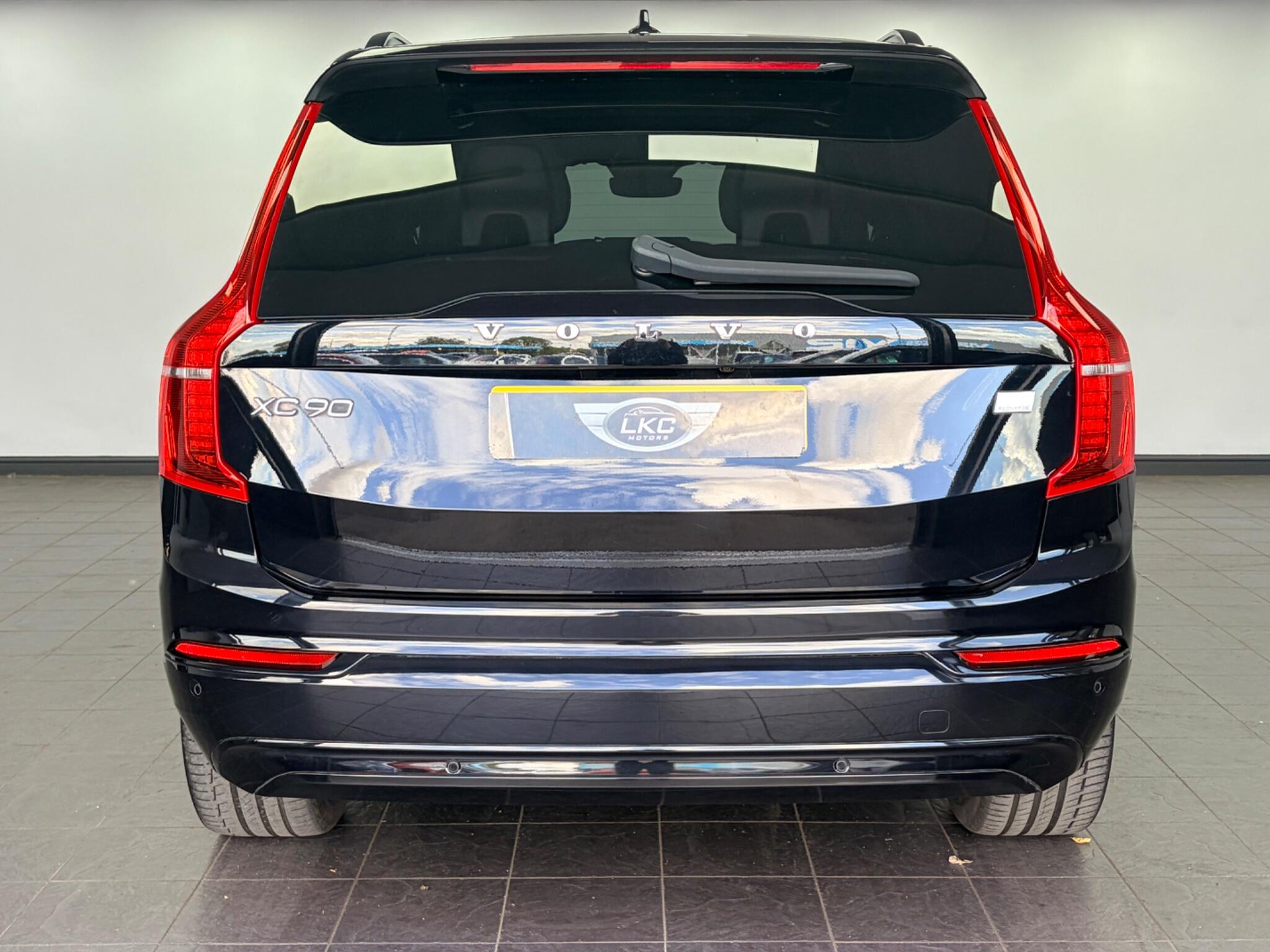 Volvo XC90 view 5