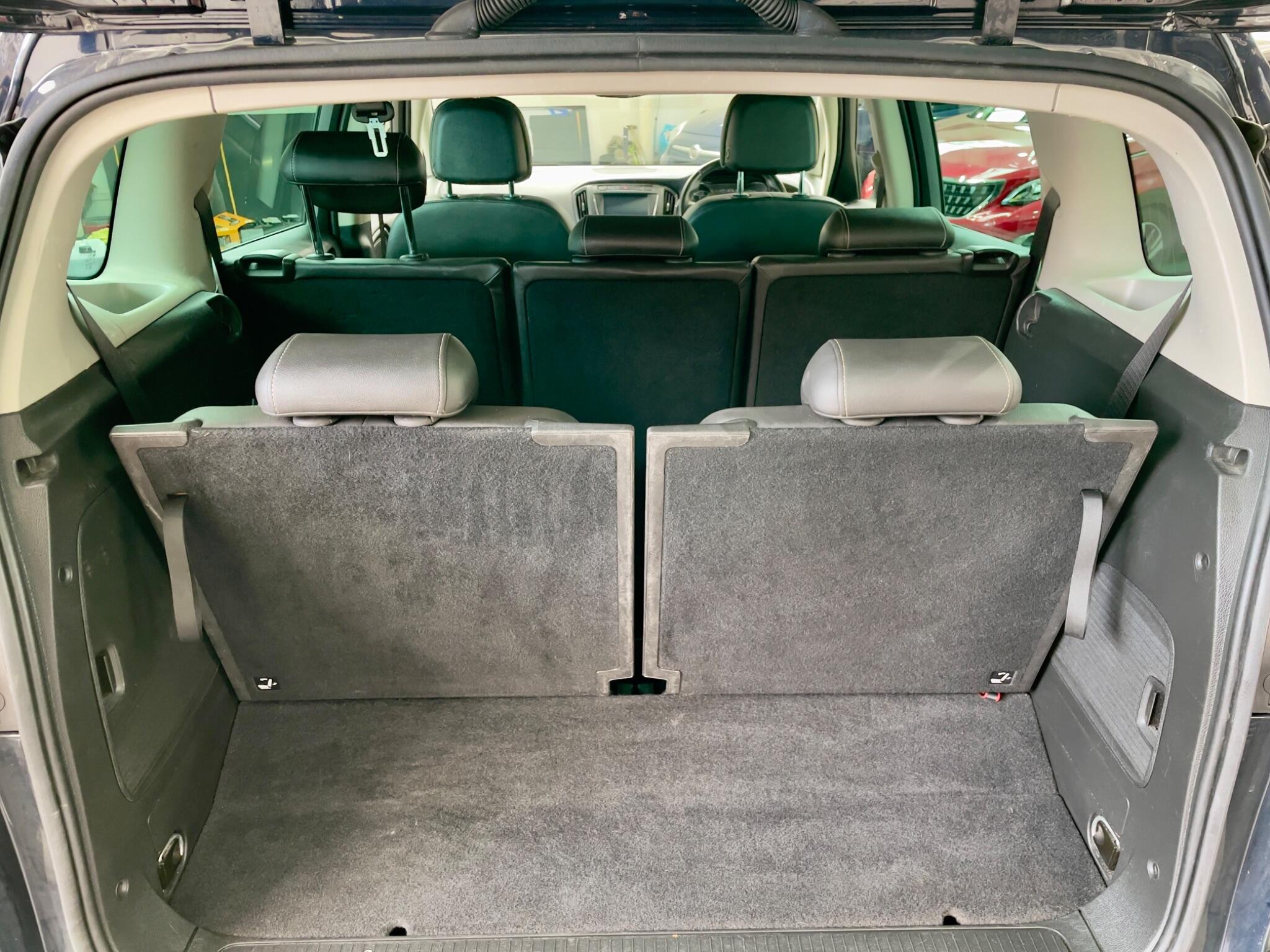 Vauxhall Zafira Tourer view 40
