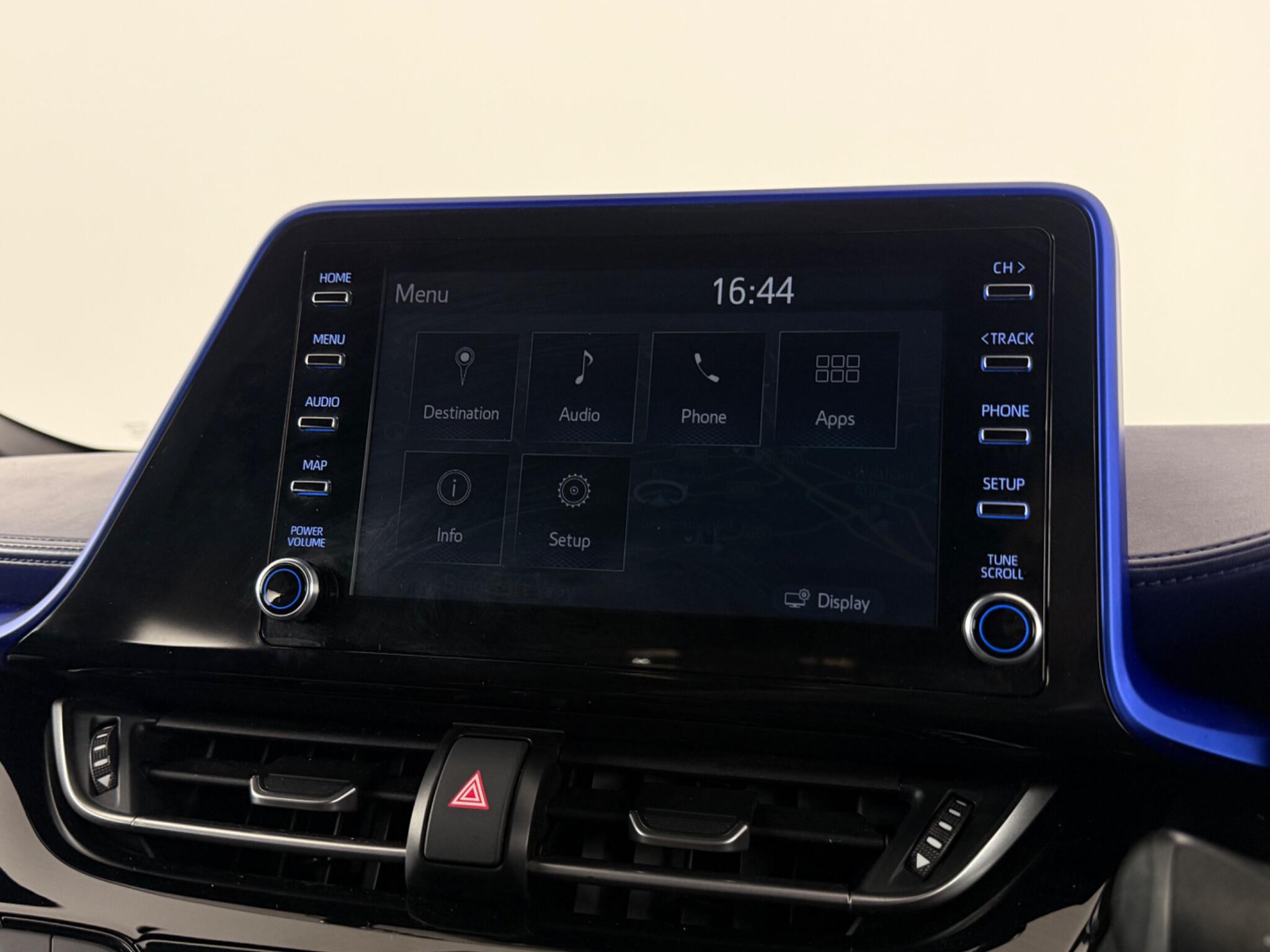 Toyota C-HR view 23