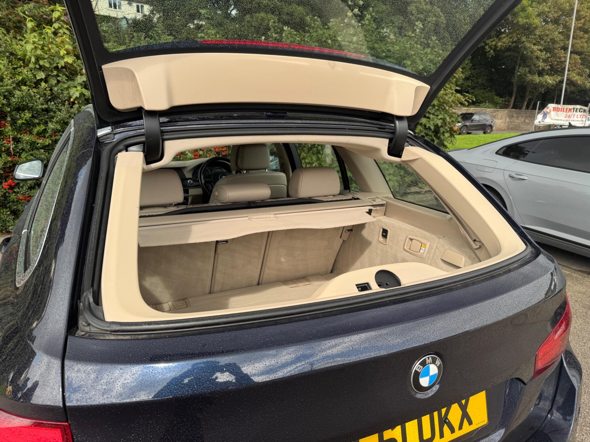 BMW 5 Series view 44