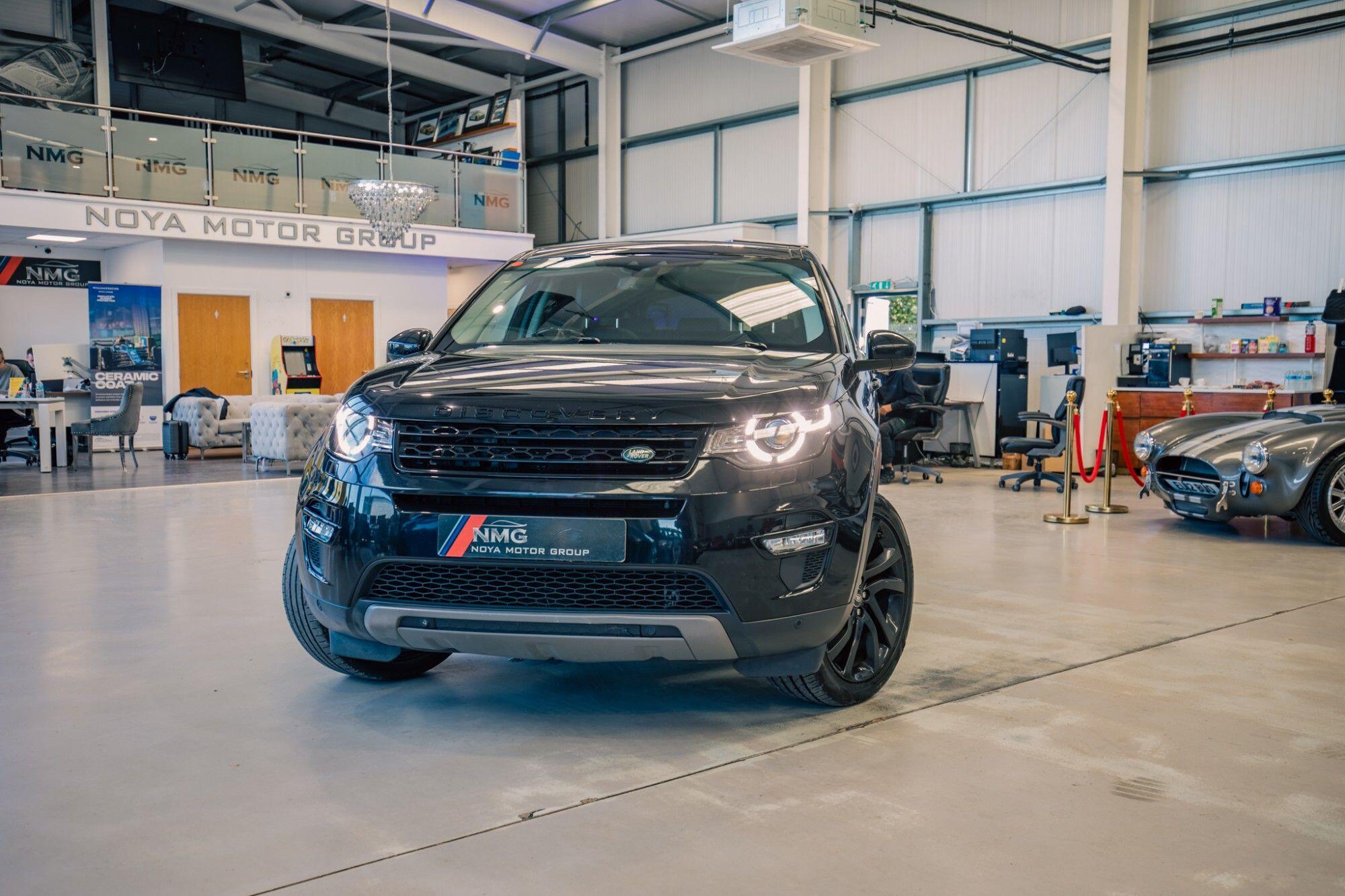 Land Rover Discovery Sport view 4