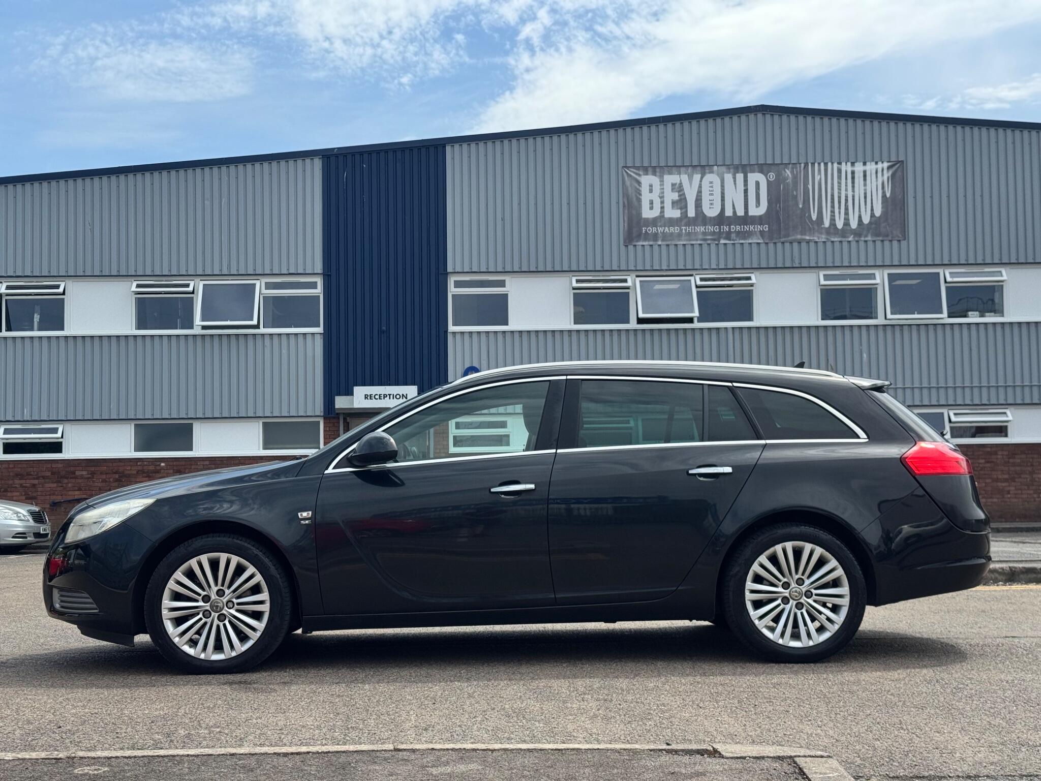 Vauxhall Insignia view 11