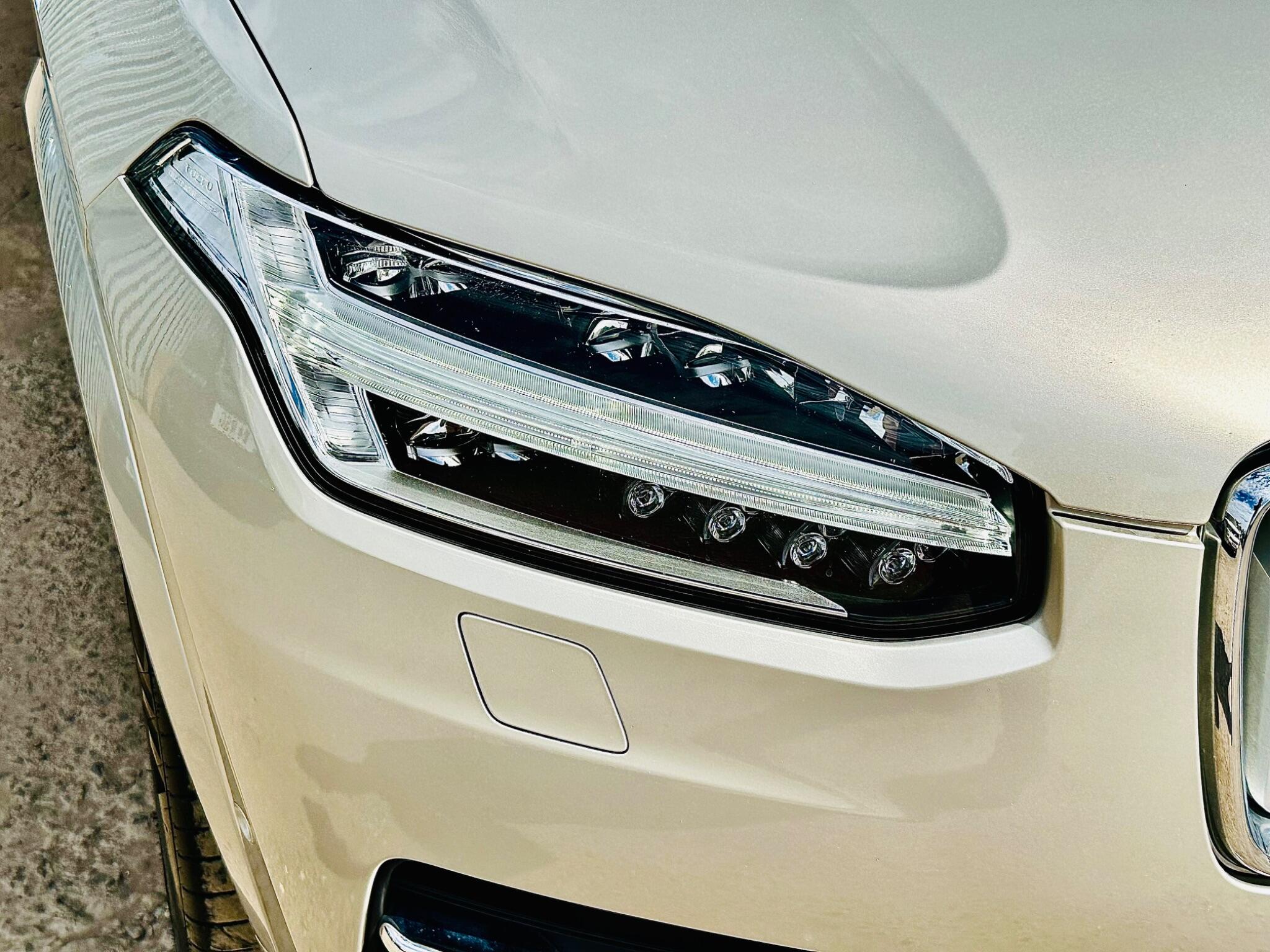 Volvo XC90 view 6