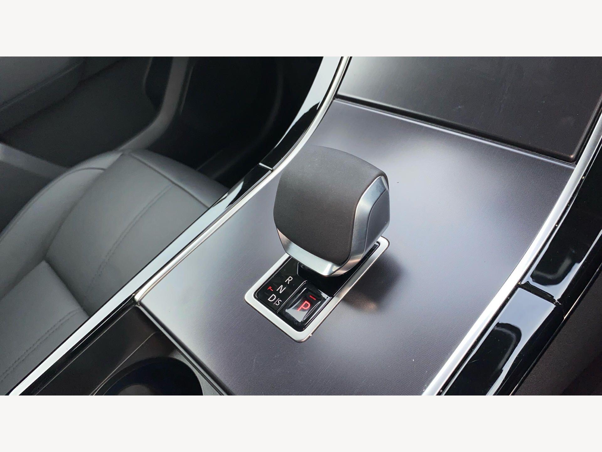 Land Rover Range Rover Velar view 16