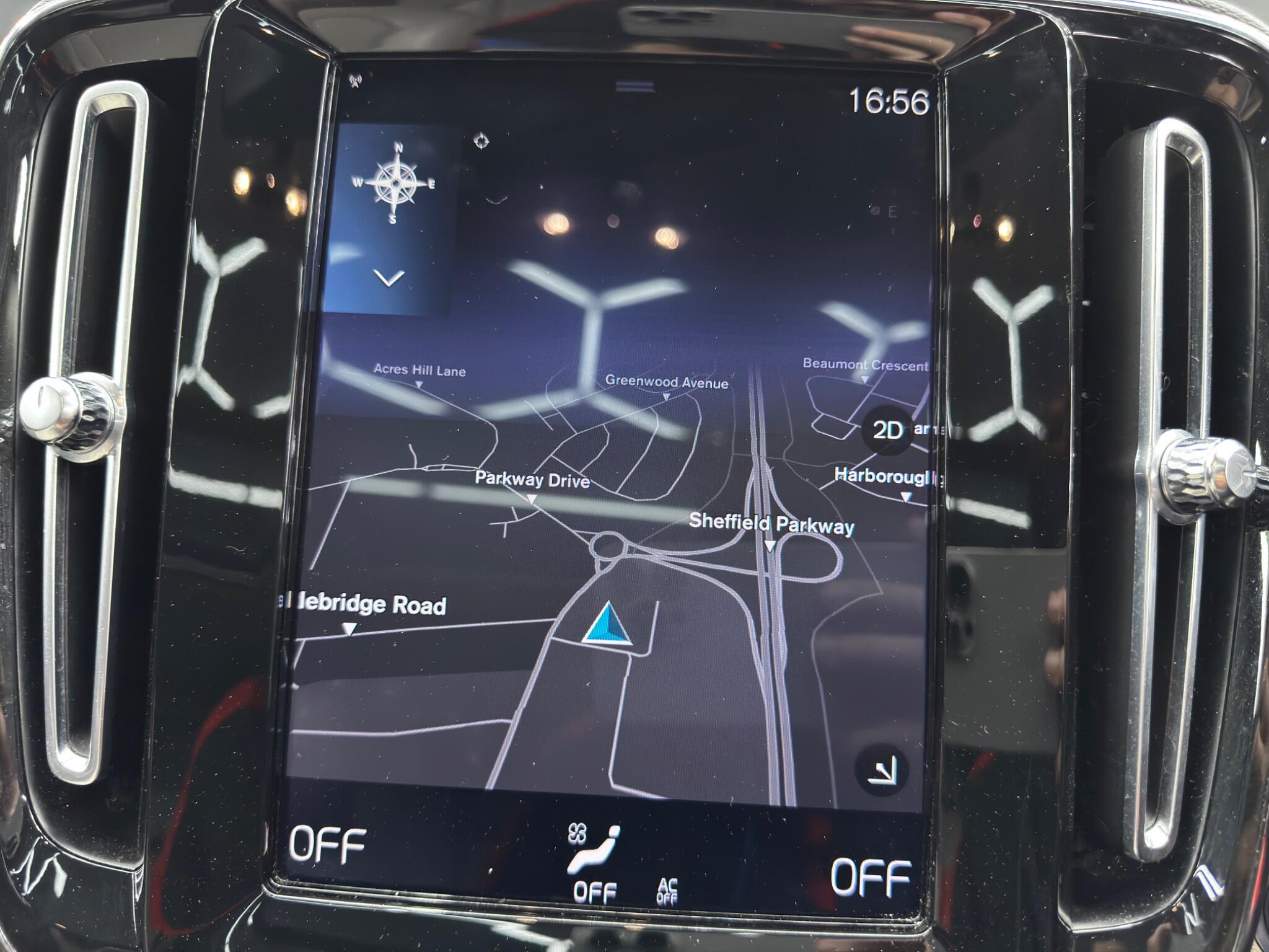 Volvo XC40 view 28