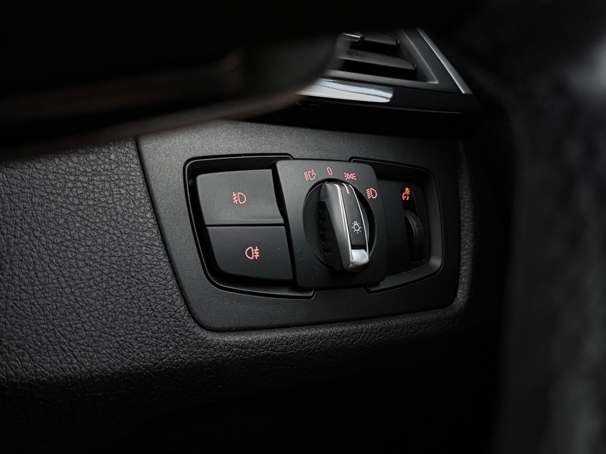 BMW 3 Series view 18