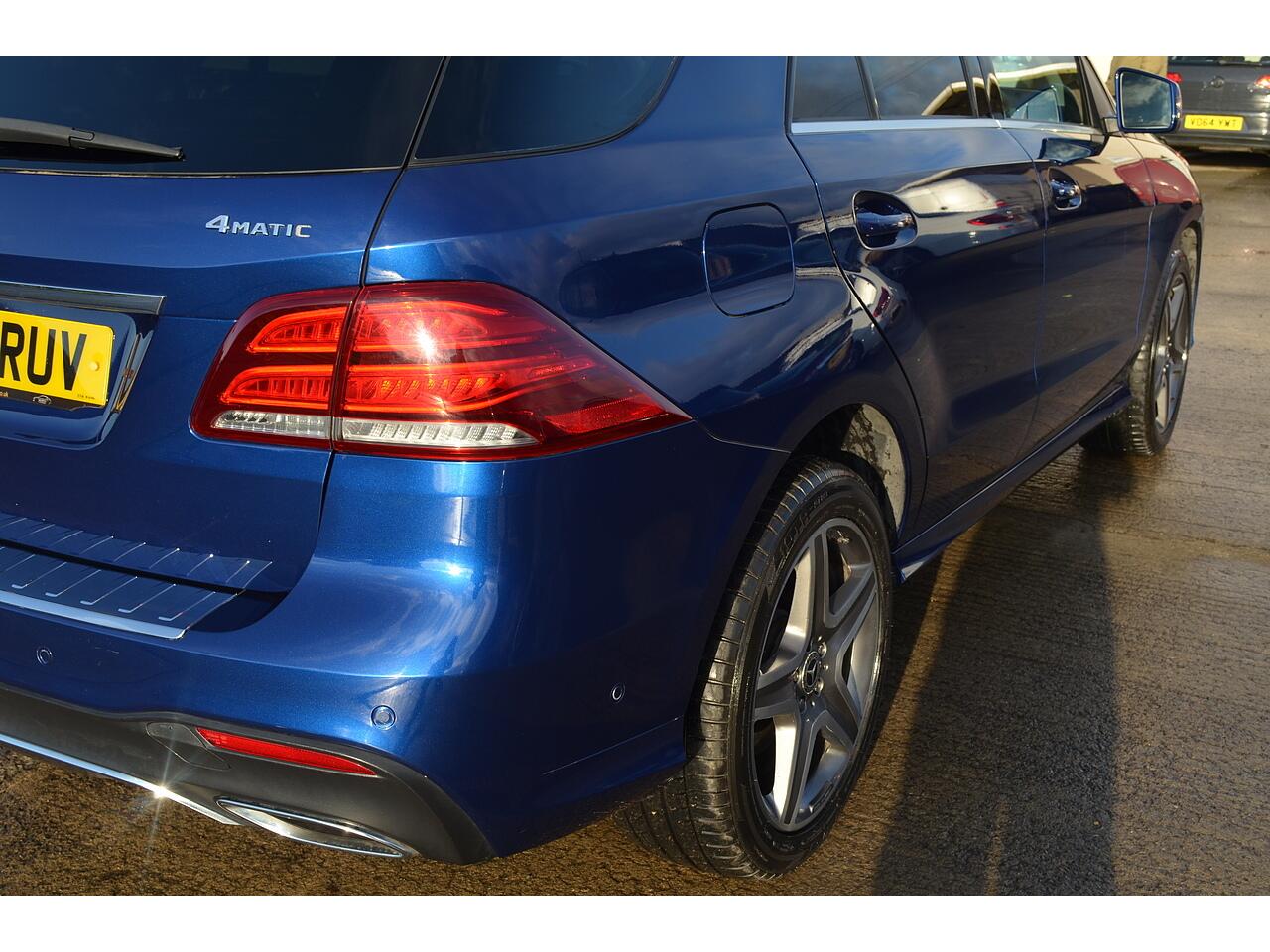 Mercedes-Benz Gle view 56
