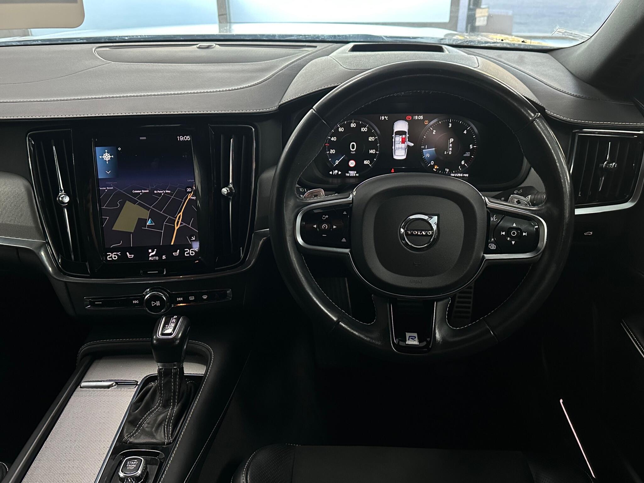 Volvo S90 view 17